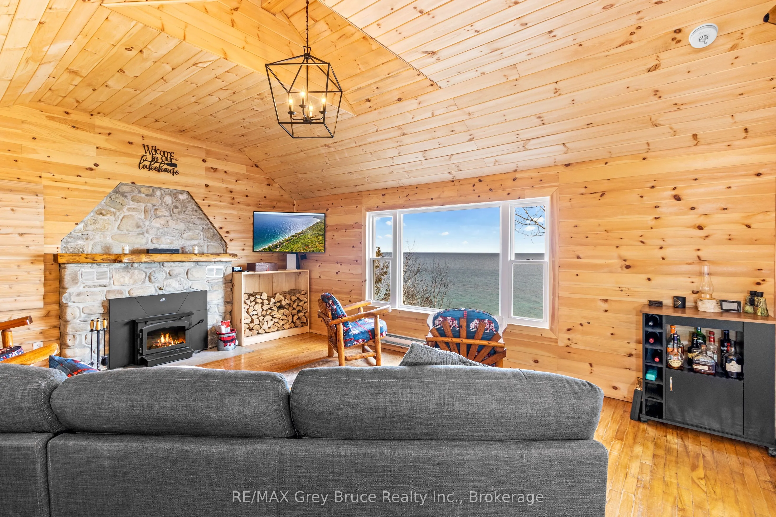 1132 Dyers Bay Road