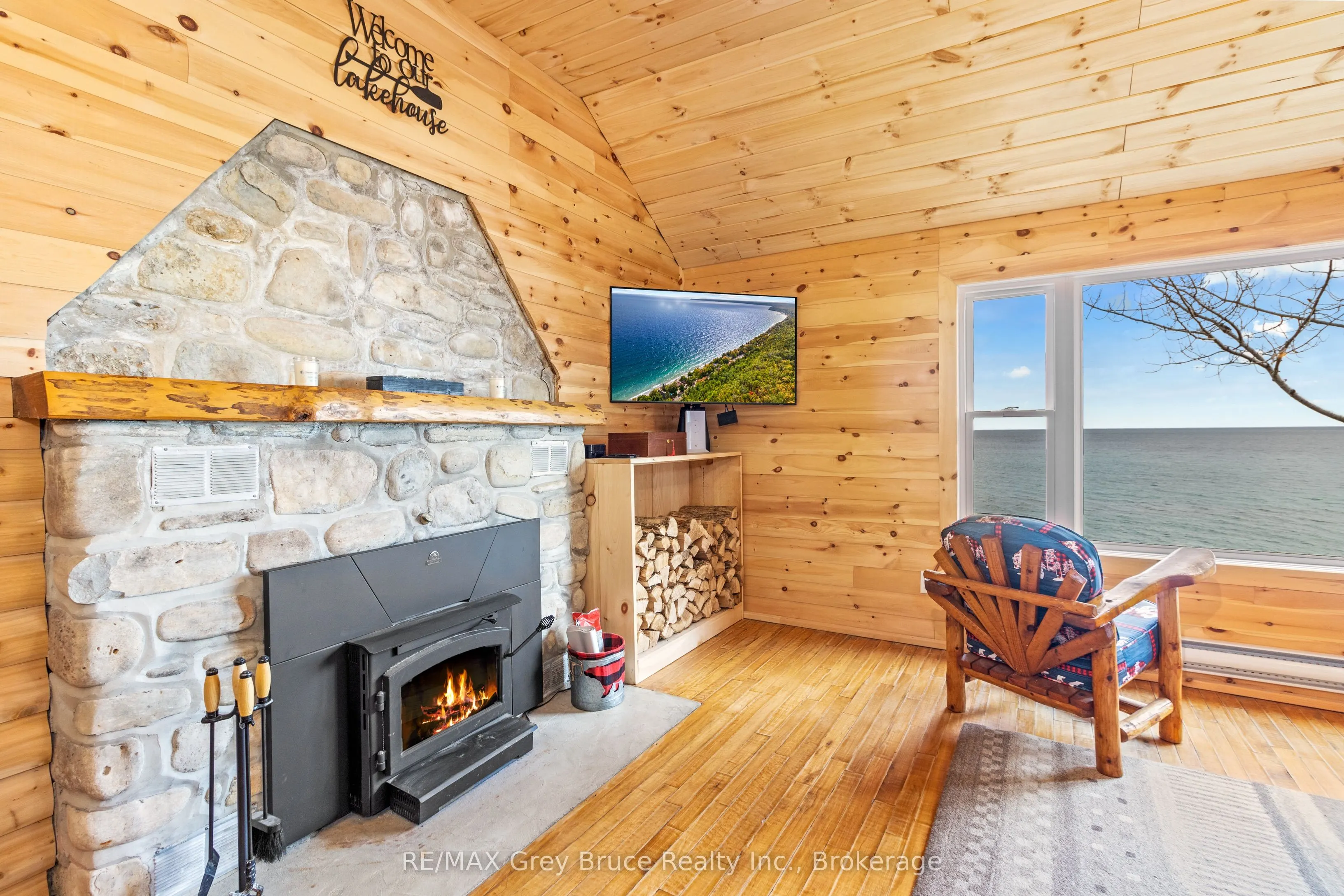 1132 Dyers Bay Road