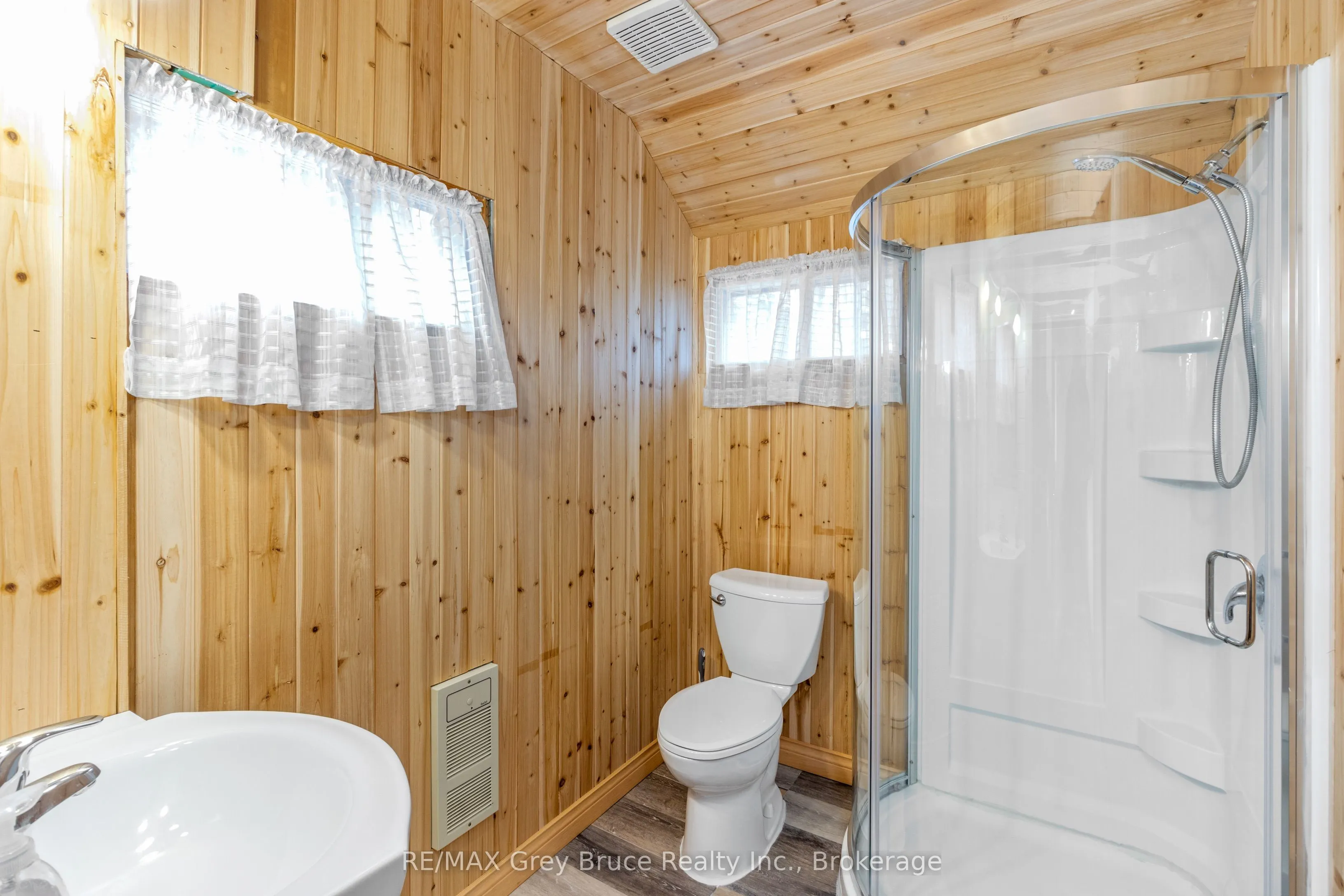 1132 Dyers Bay Road