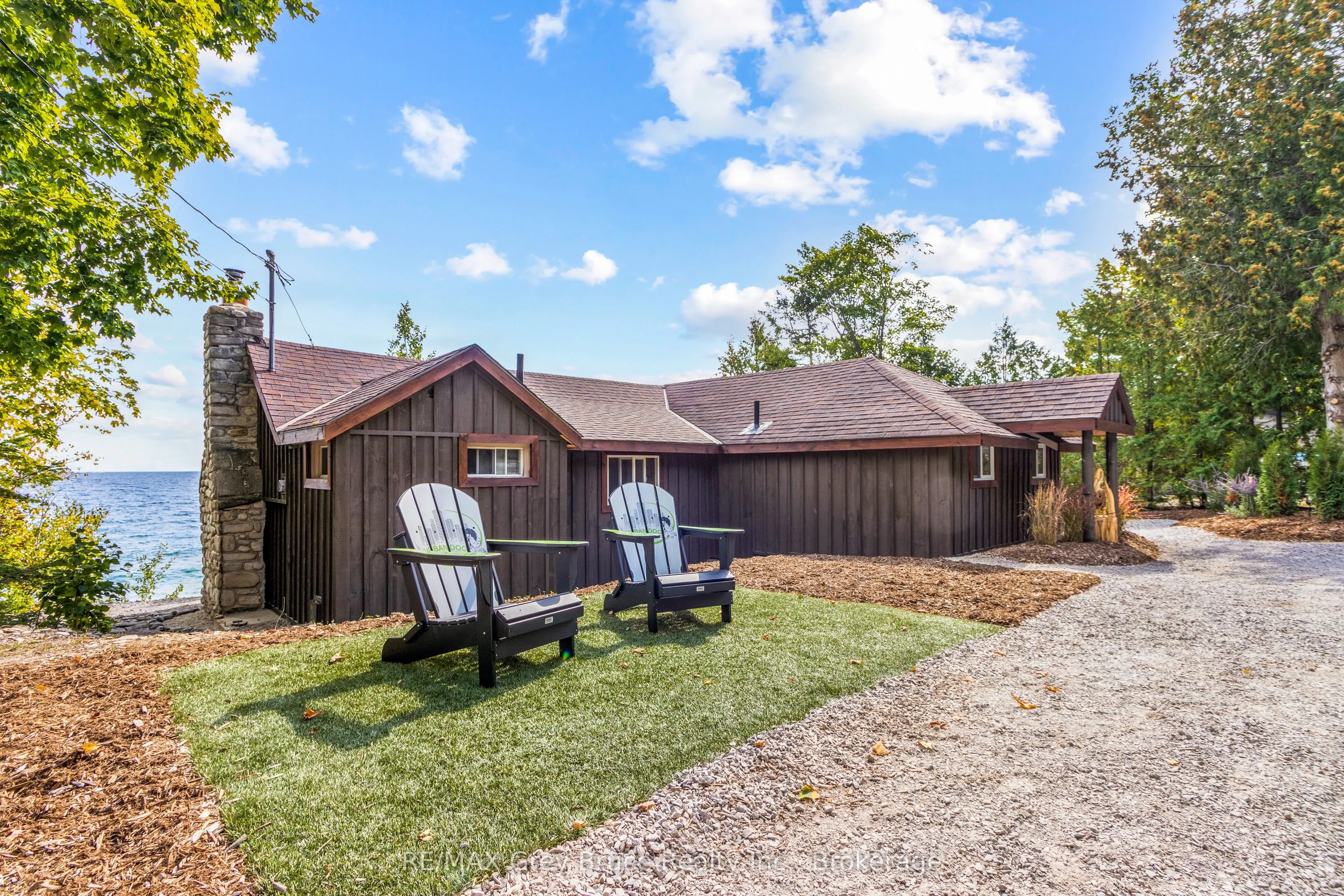 1132 Dyers Bay Road