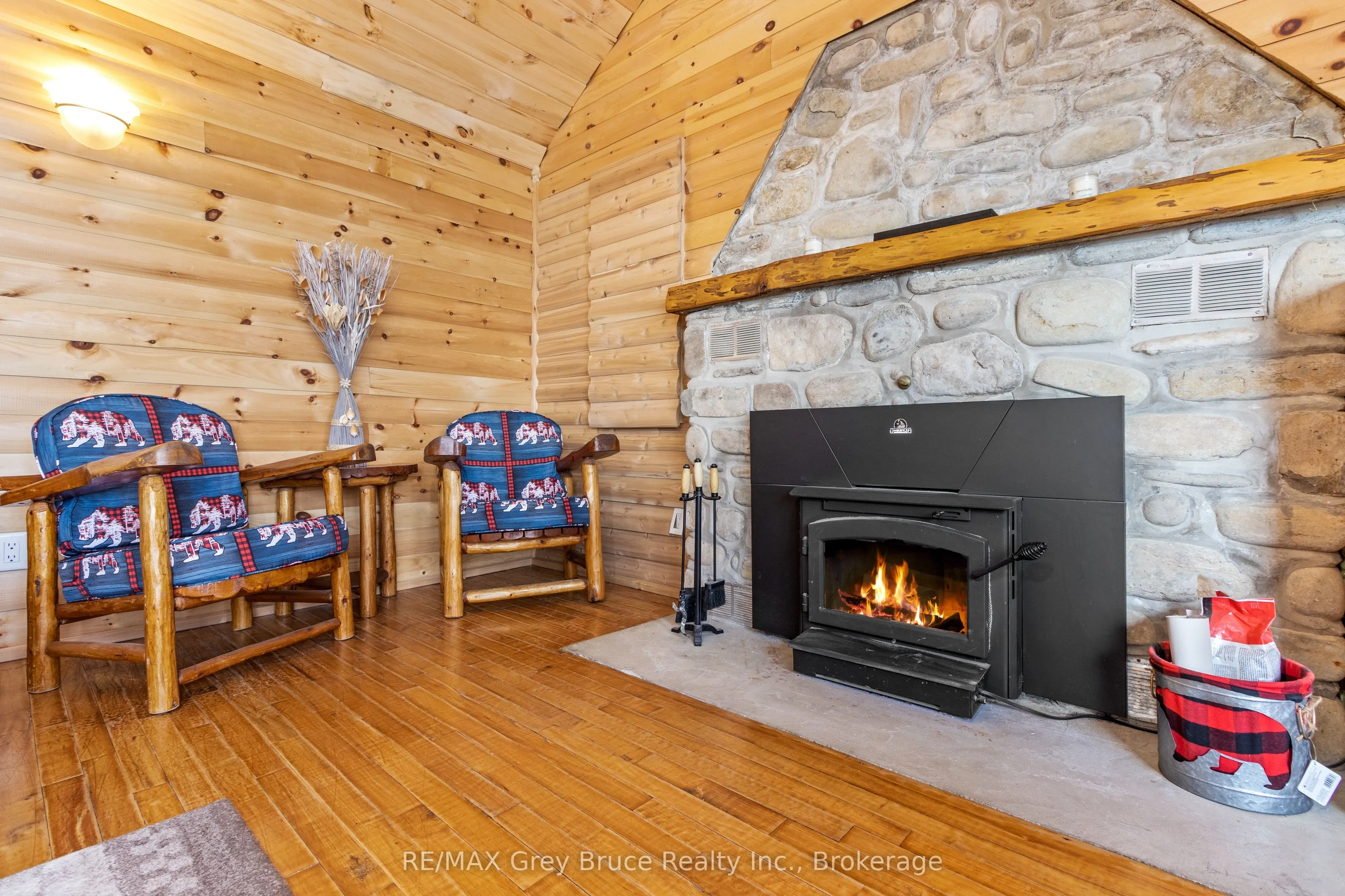 1132 Dyers Bay Road