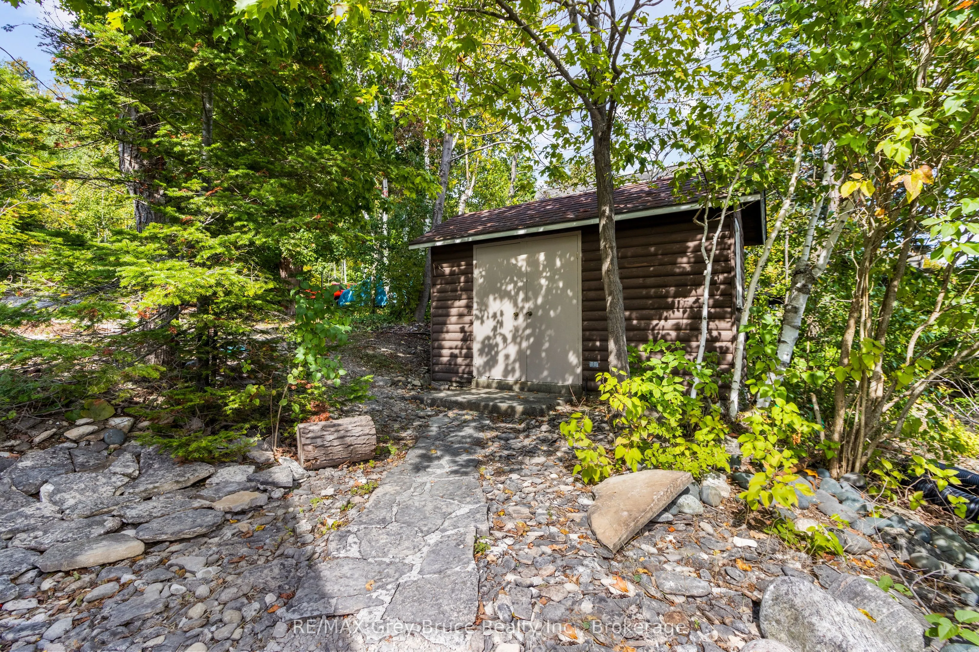 1132 Dyers Bay Road