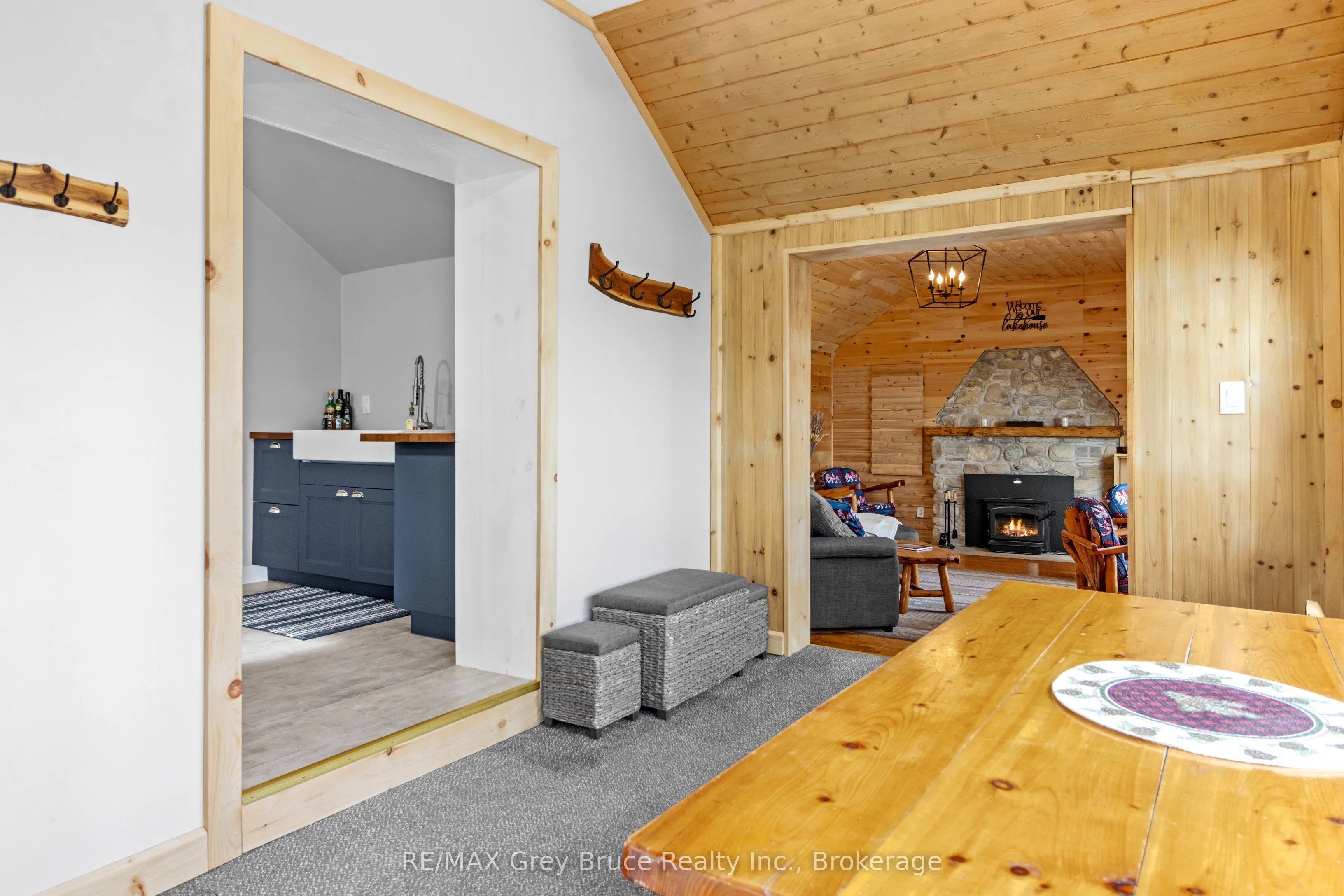 1132 Dyers Bay Road