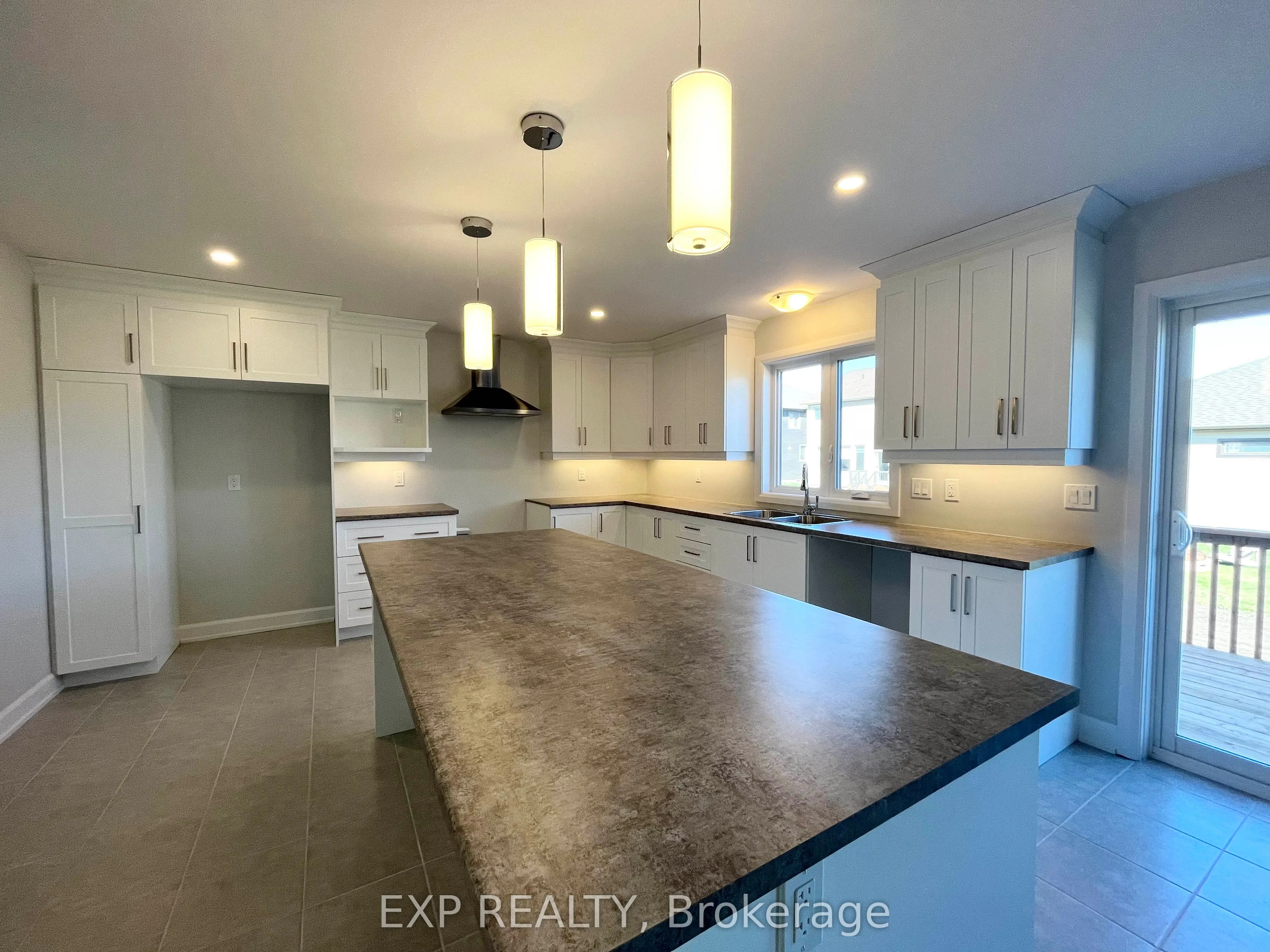 827 Solidex Place