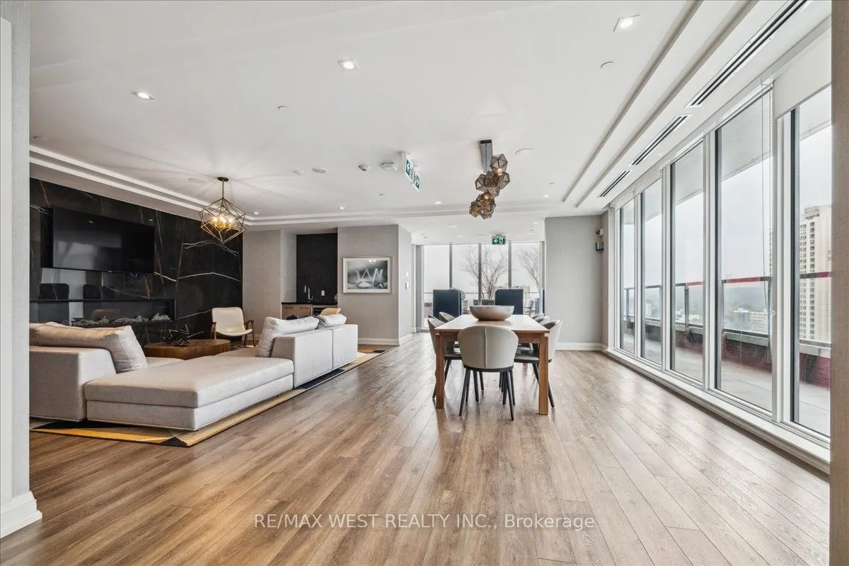 212 King William Street, #1213
