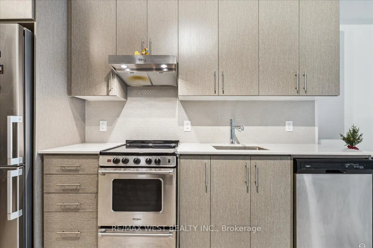 212 King William Street, #1213