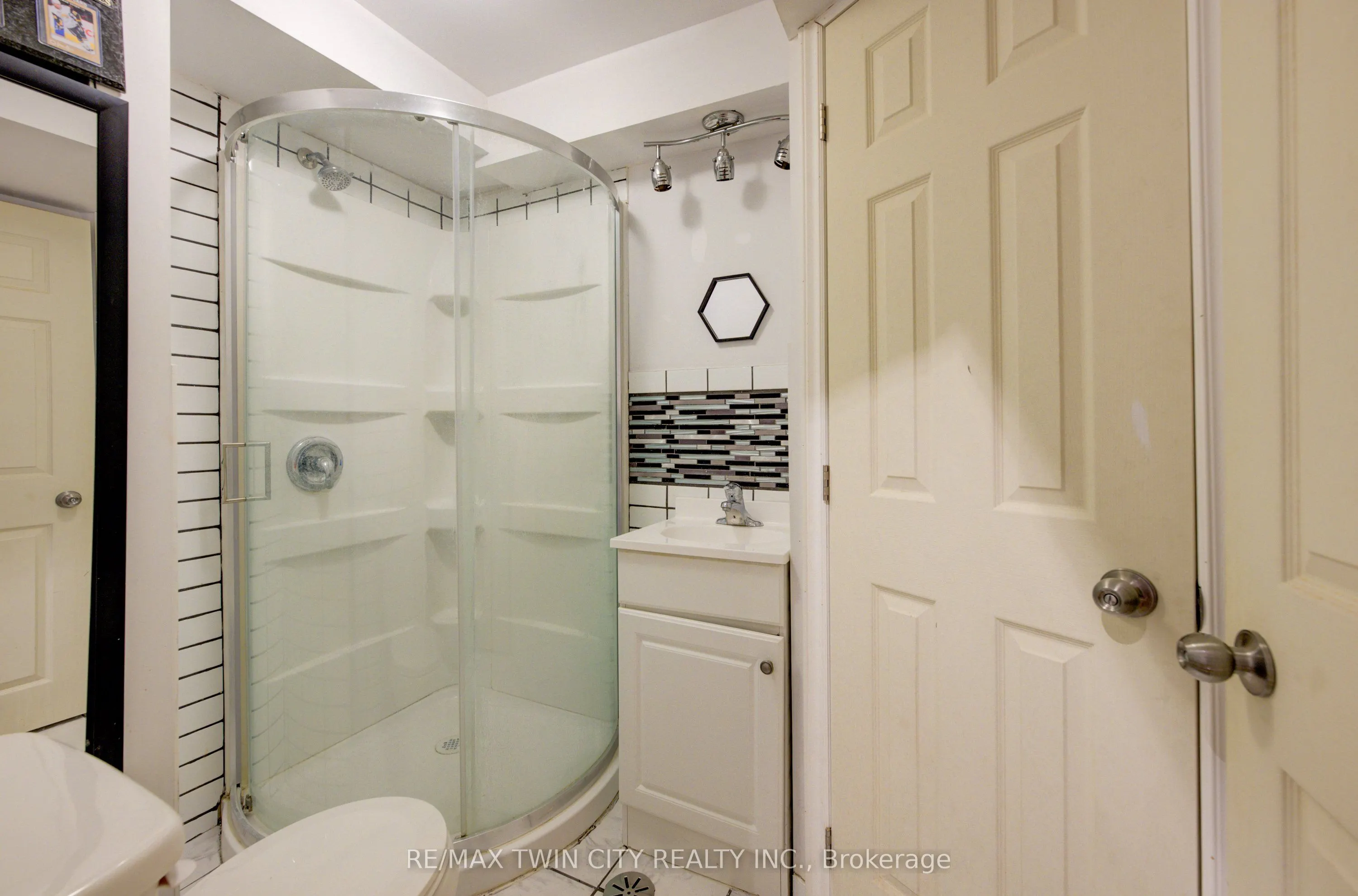 82 Trowbridge Street