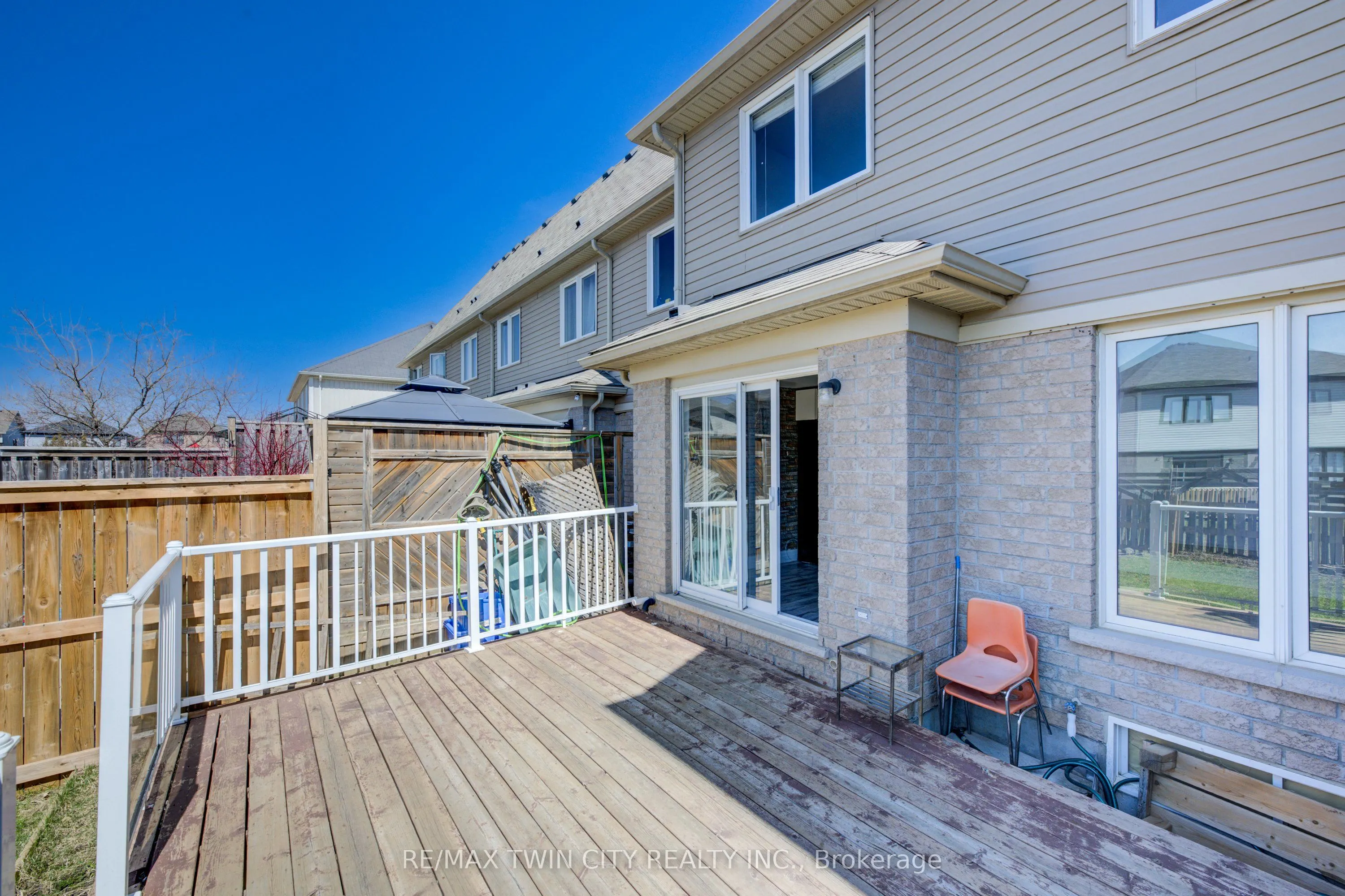 82 Trowbridge Street