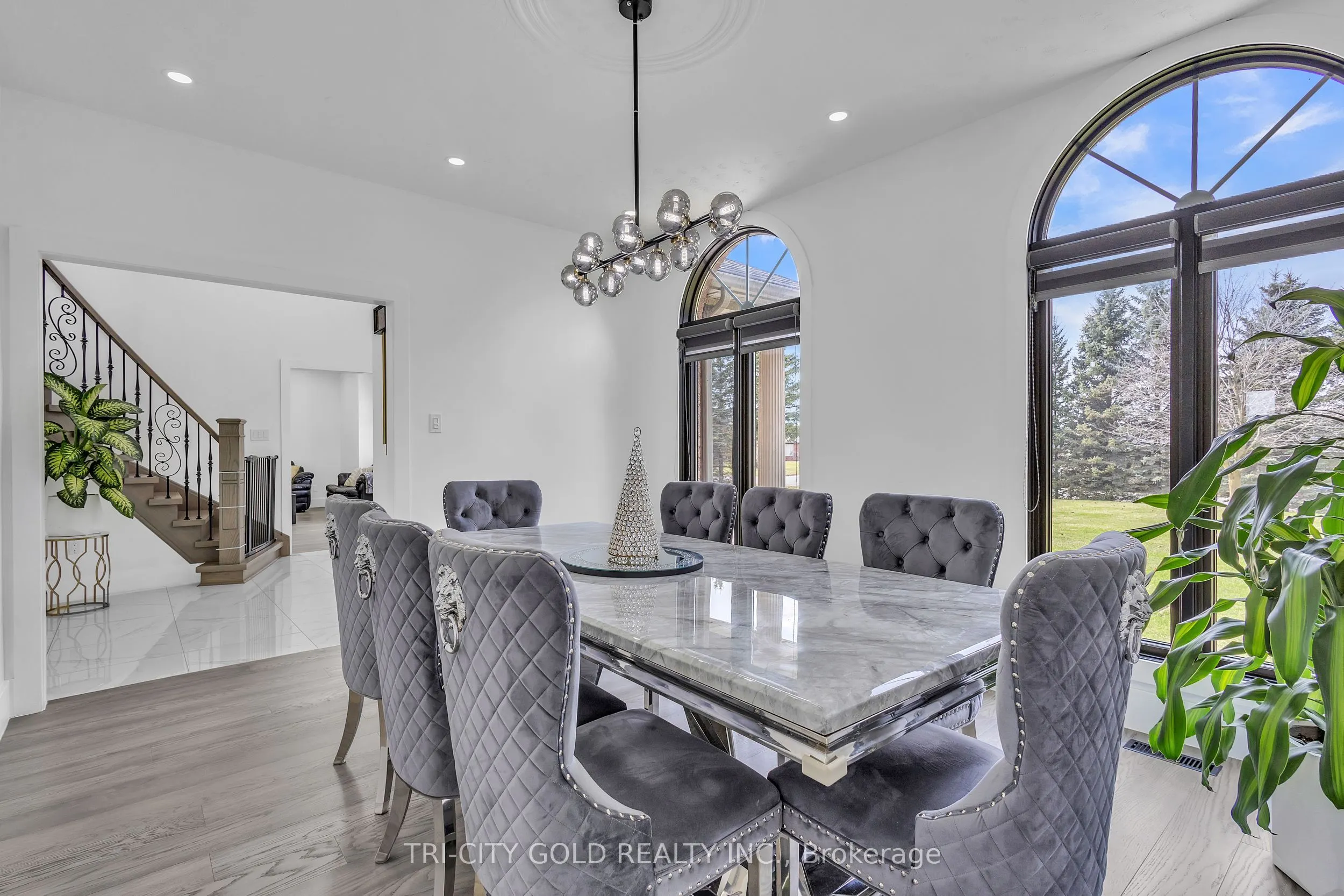2 Currie Drive