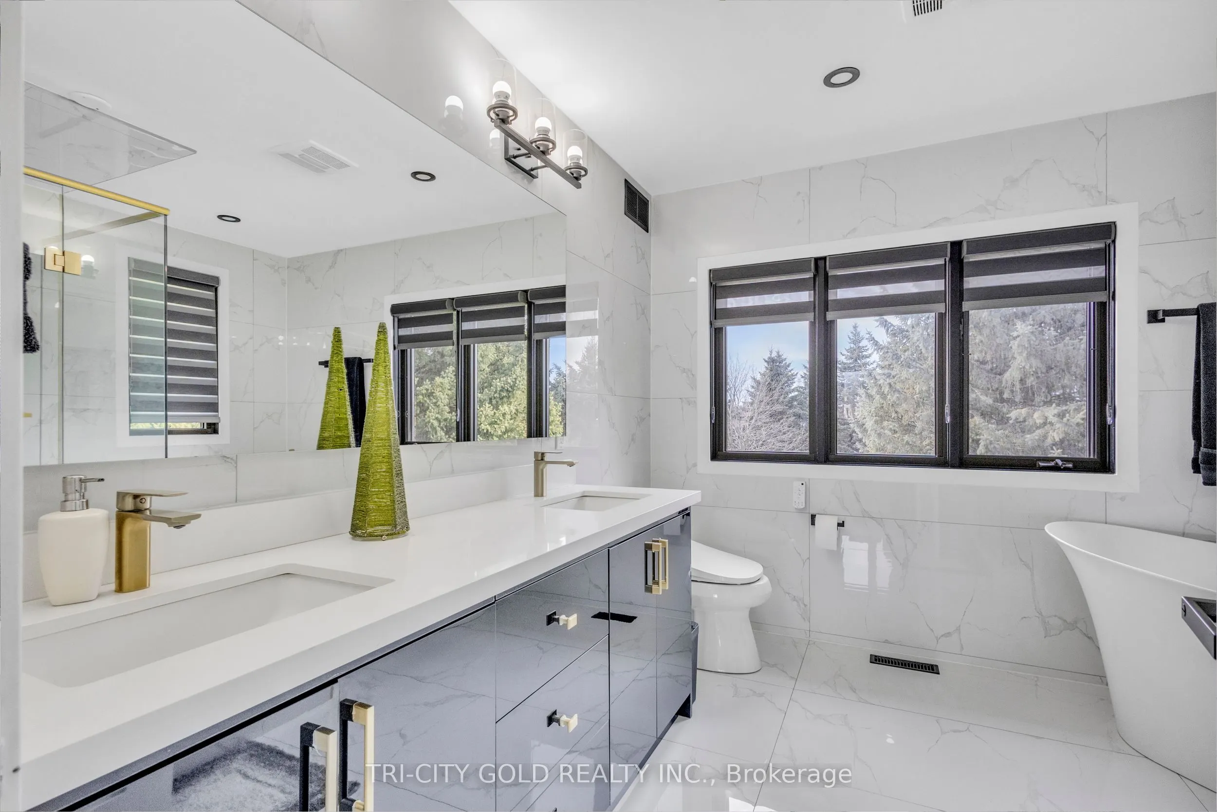 2 Currie Drive