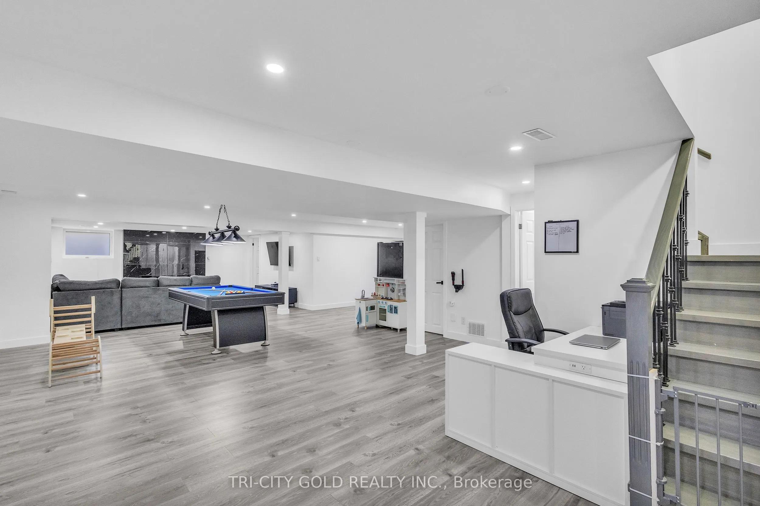 2 Currie Drive
