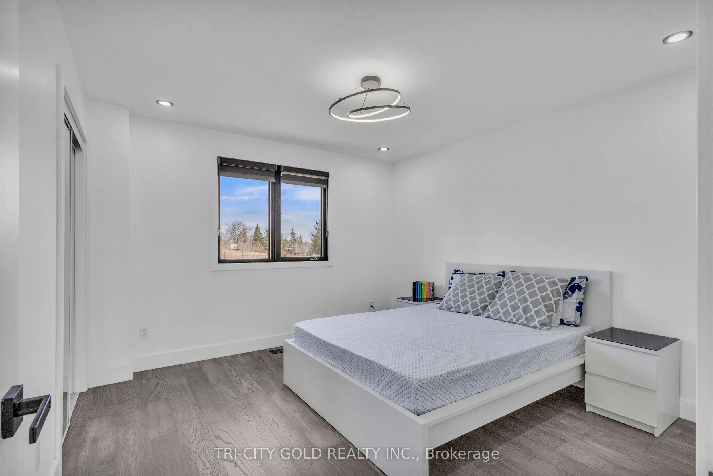 2 Currie Drive