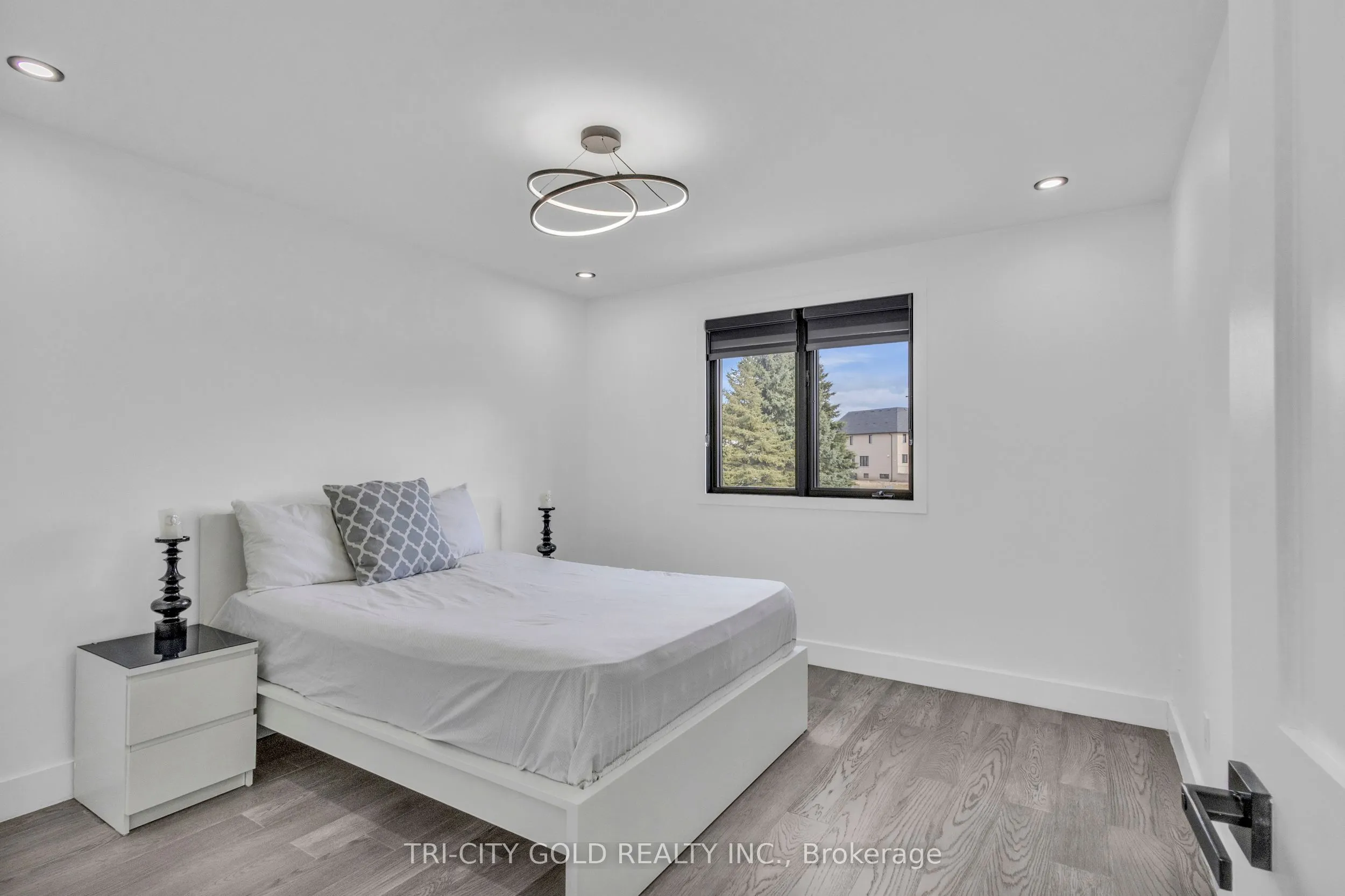 2 Currie Drive