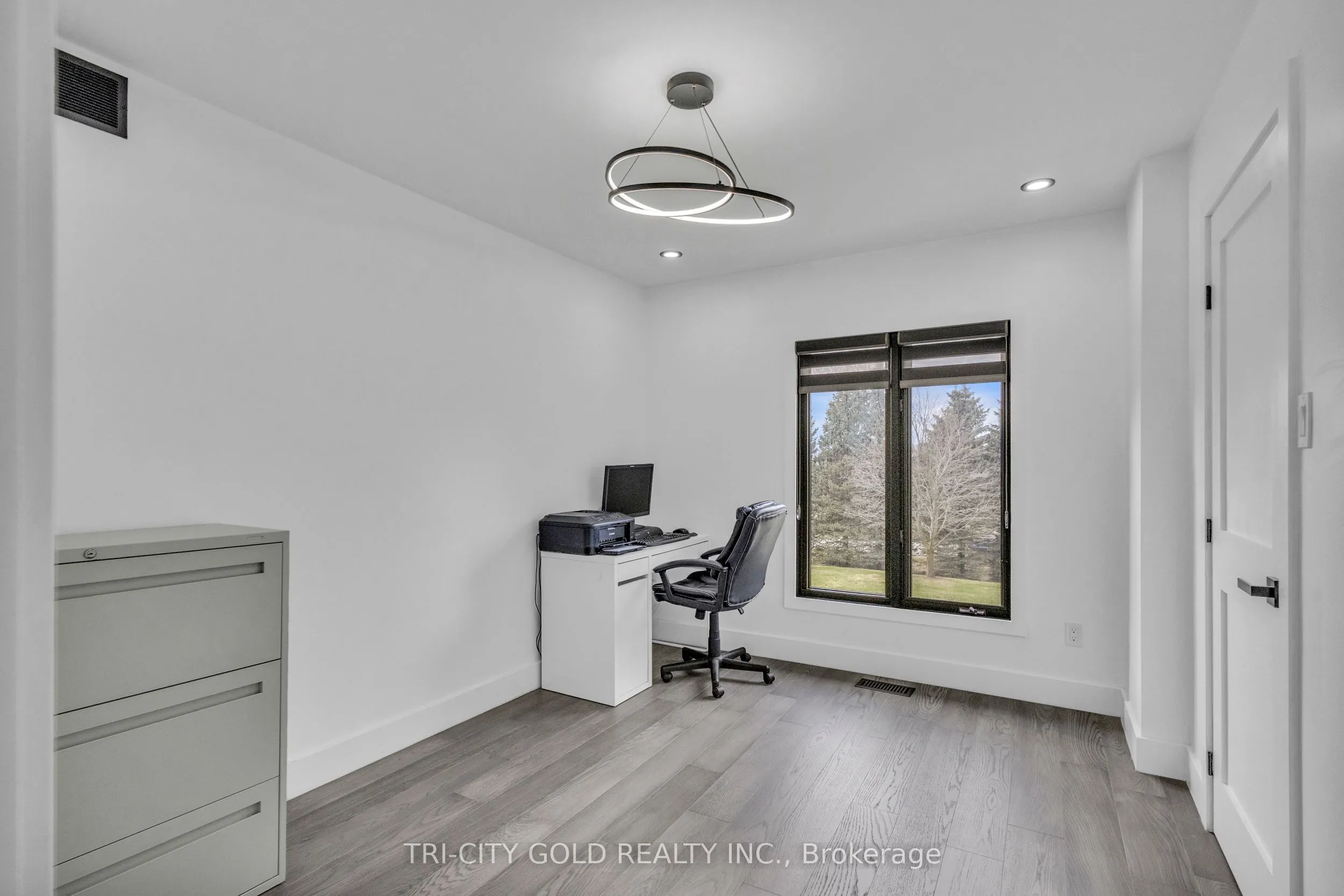 2 Currie Drive