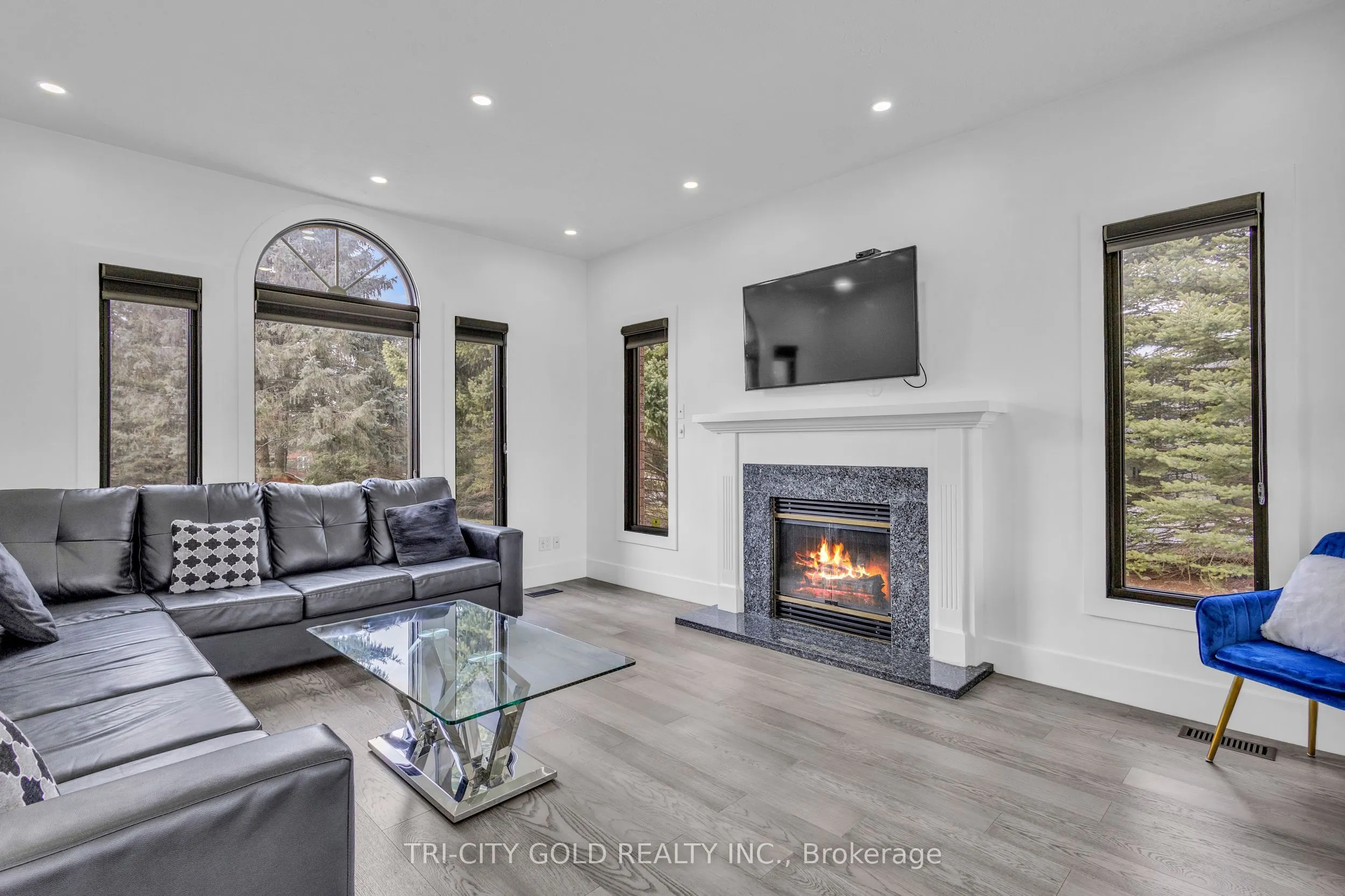 2 Currie Drive