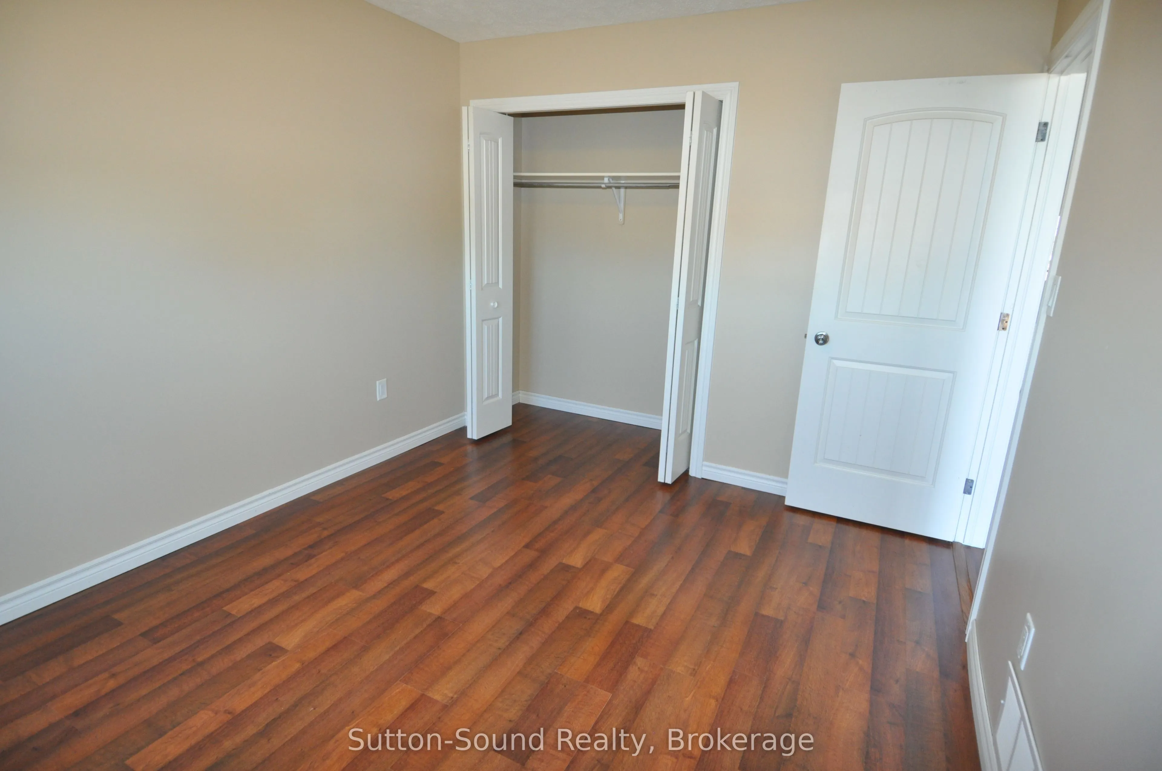 1326 15th ST B Street E