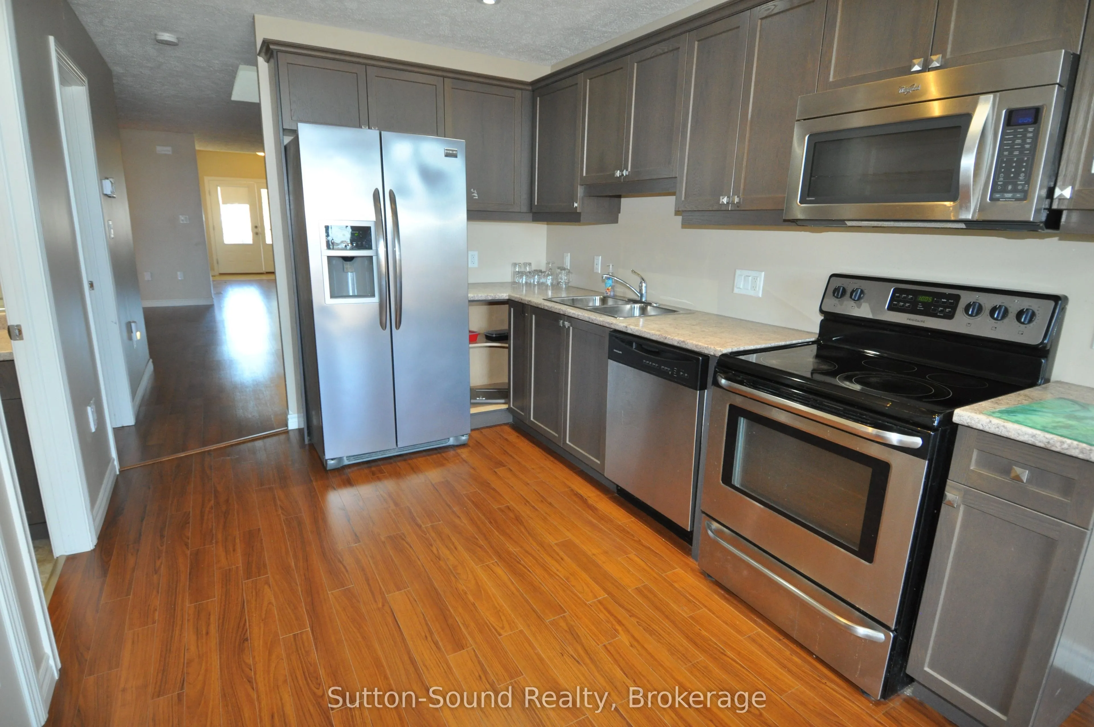 1326 15th ST B Street E