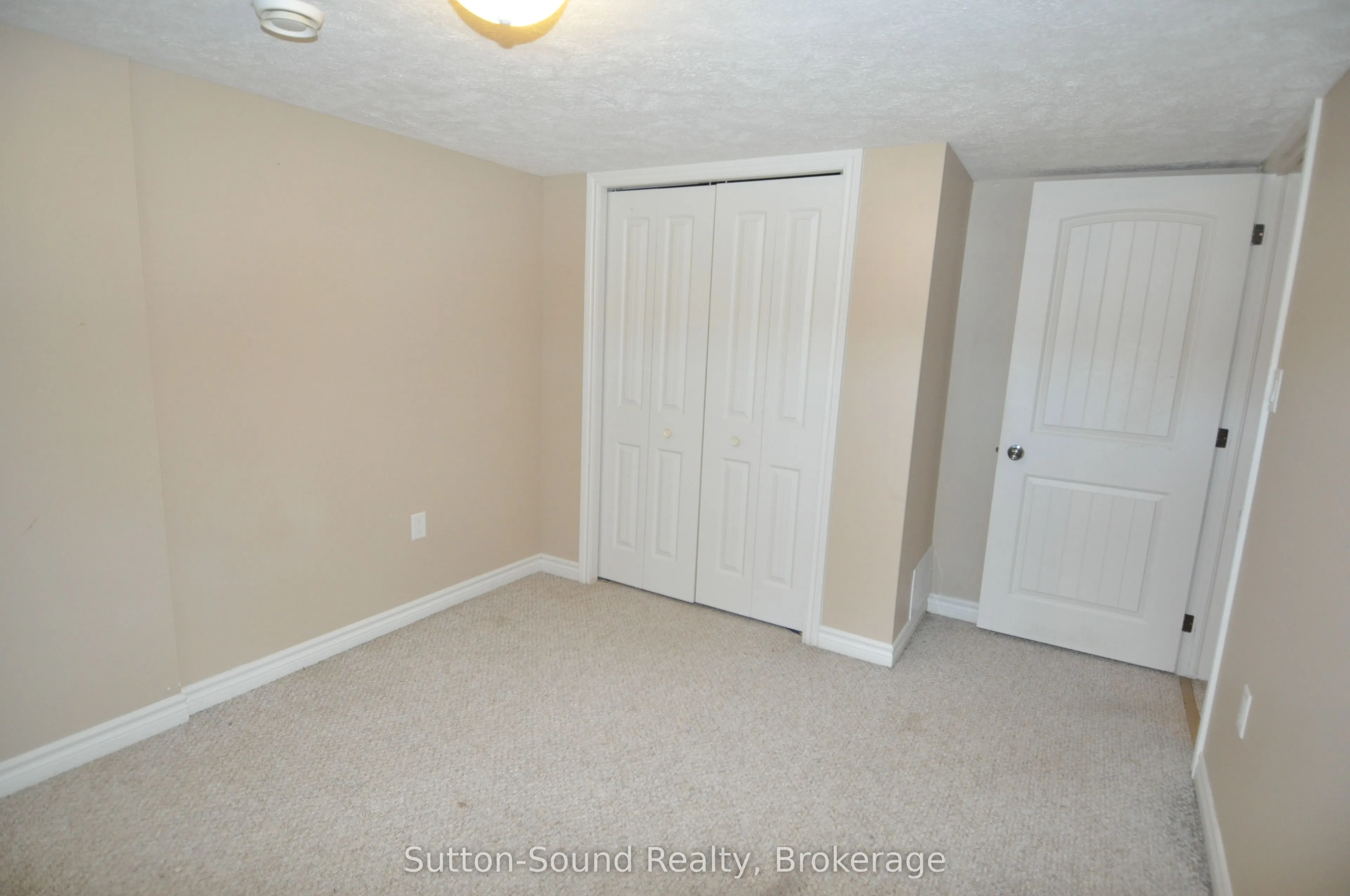 1326 15th ST B Street E