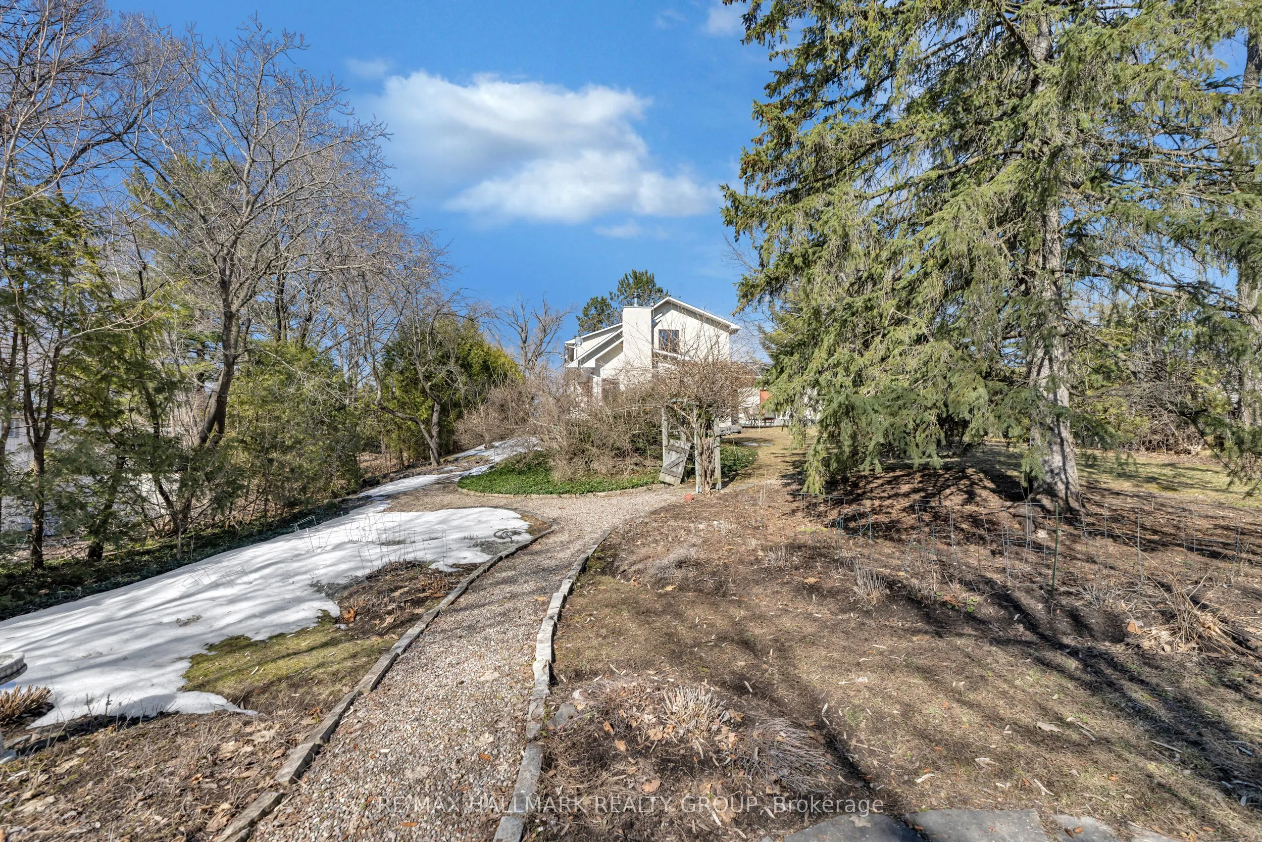 42 Twilight (Davidson) Crescent
