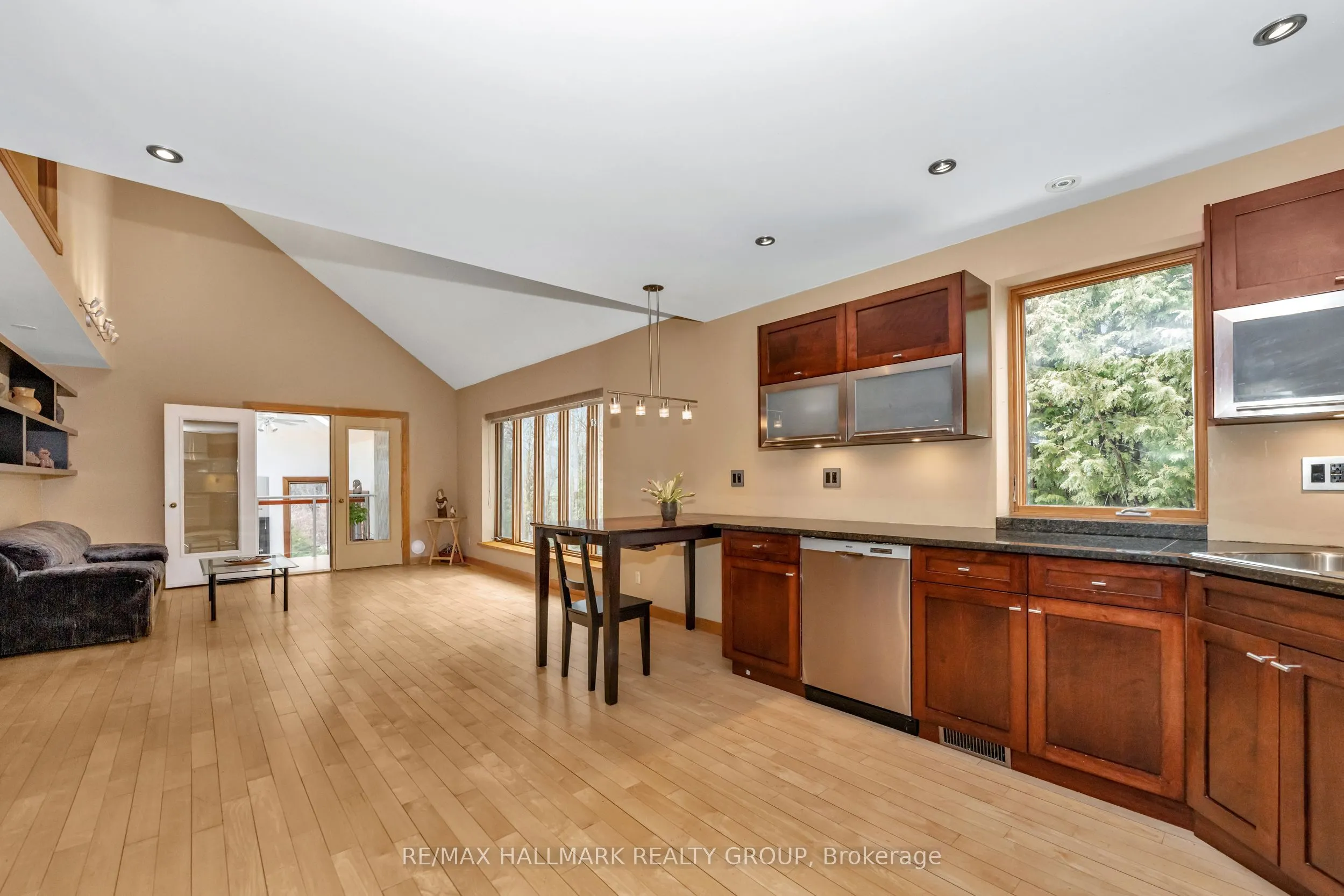 42 Twilight (Davidson) Crescent