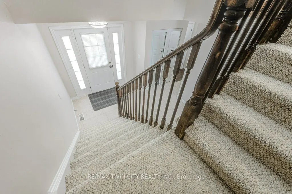 903 Frontenac Crescent