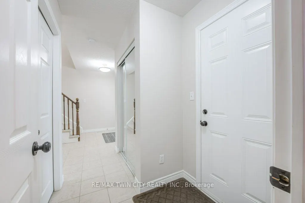 903 Frontenac Crescent