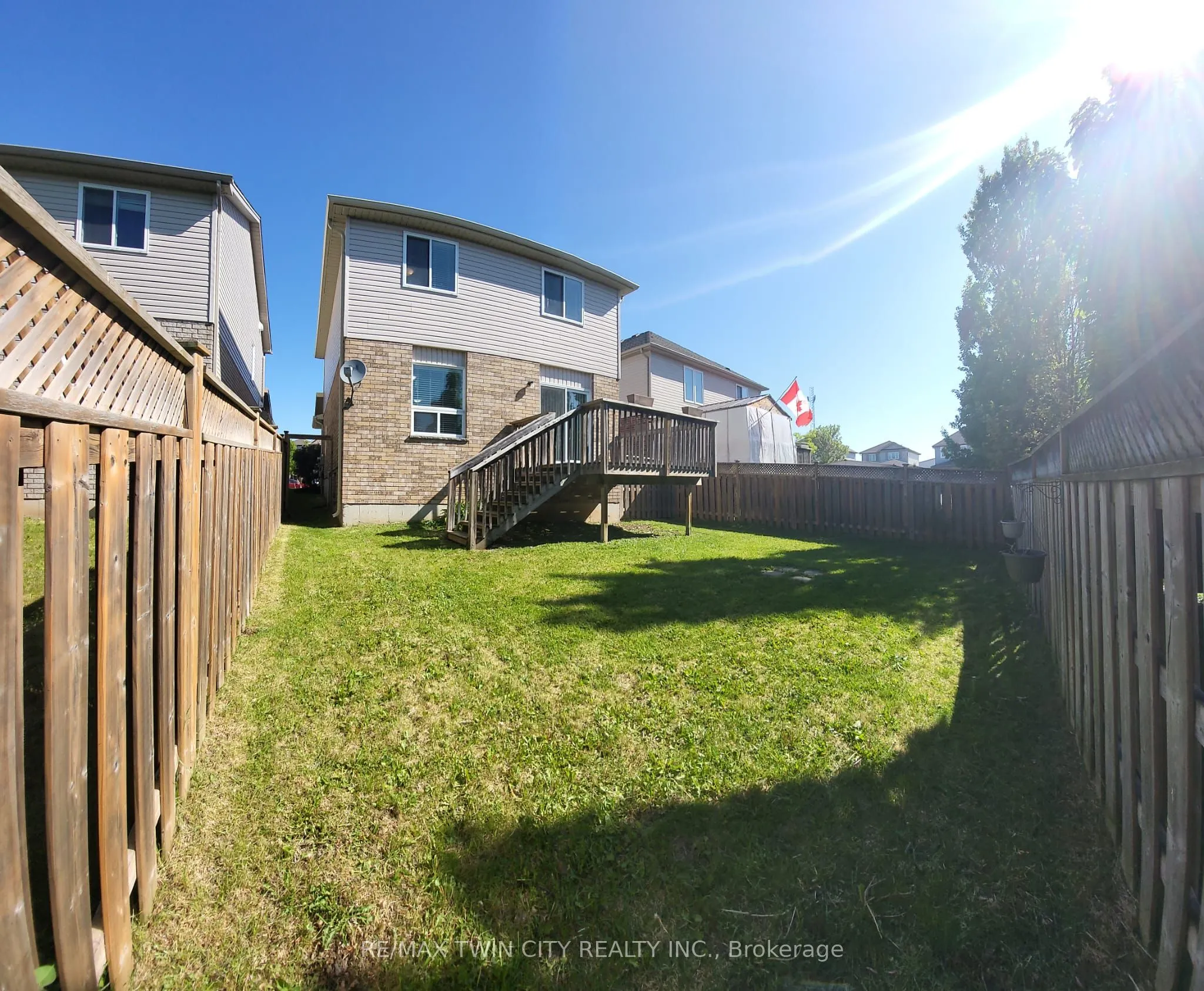 903 Frontenac Crescent
