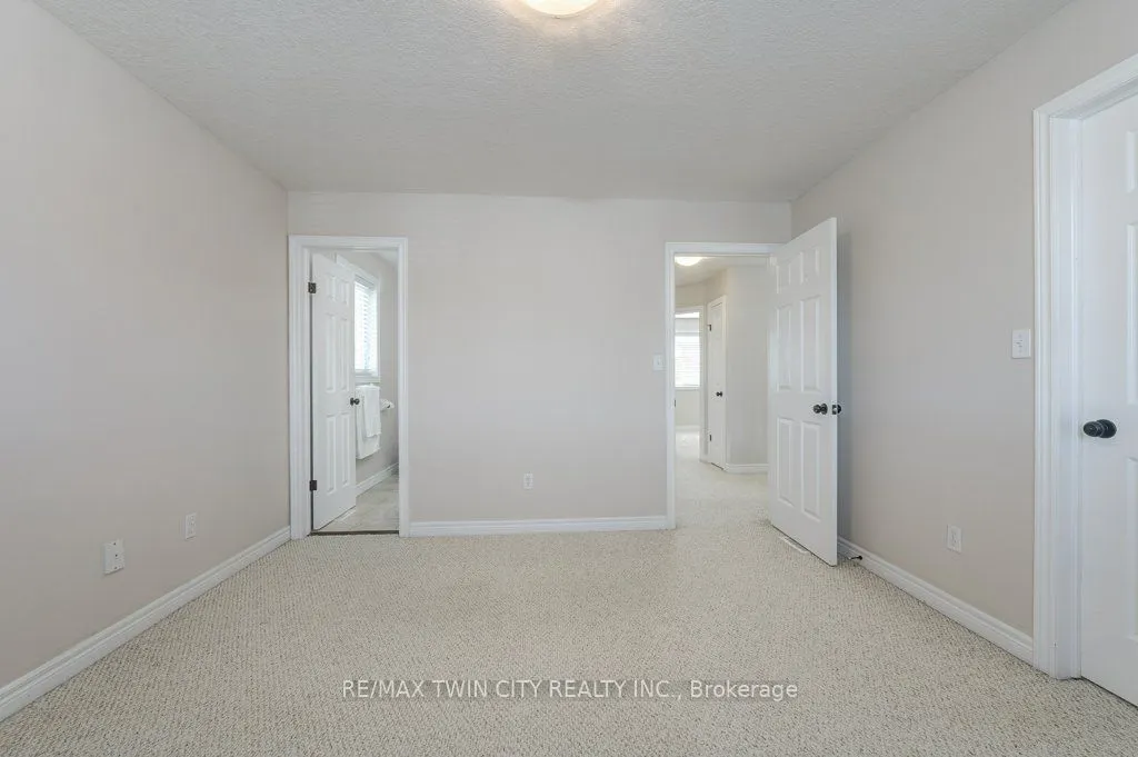 903 Frontenac Crescent