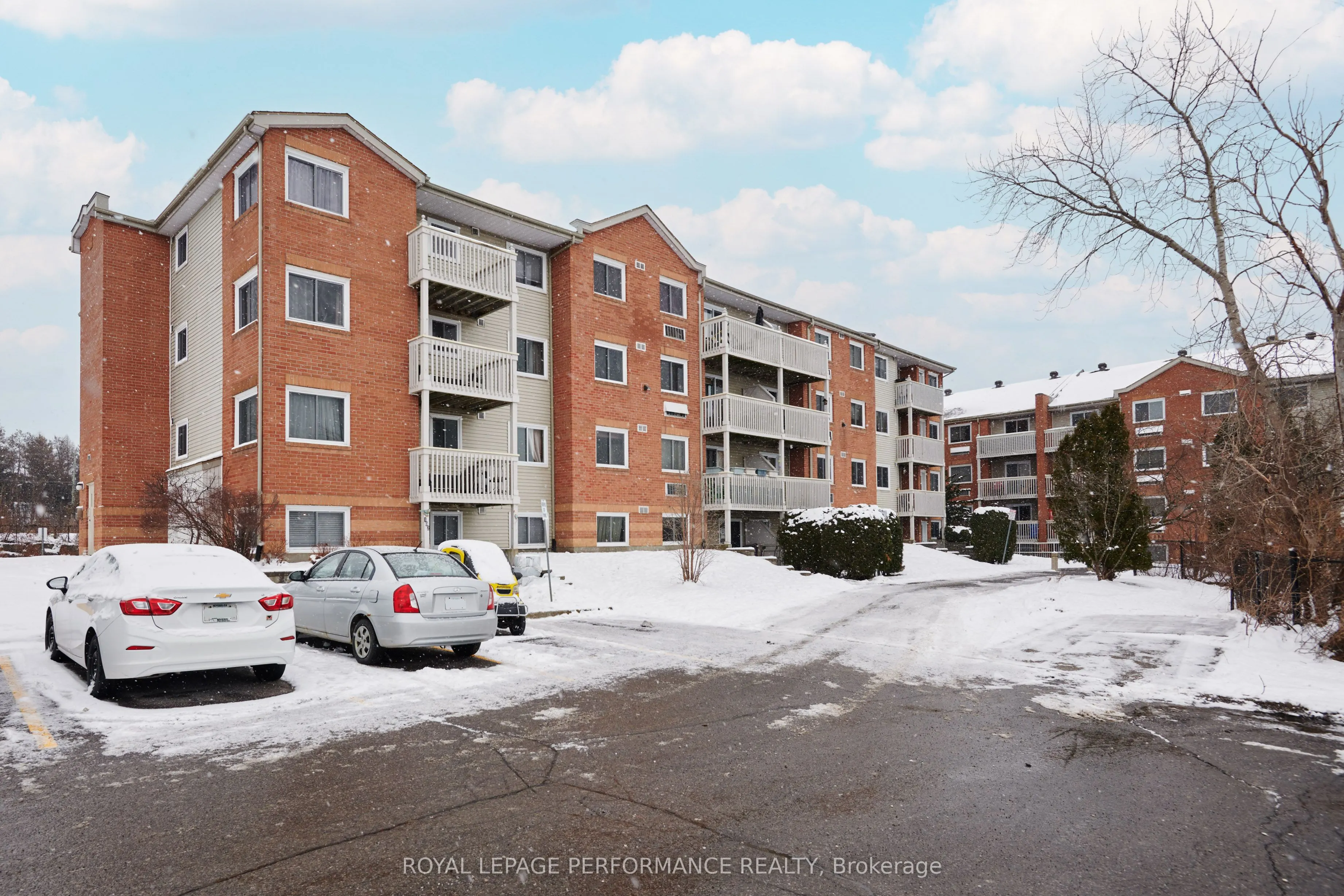 345 CENTRUM Boulevard W, #403