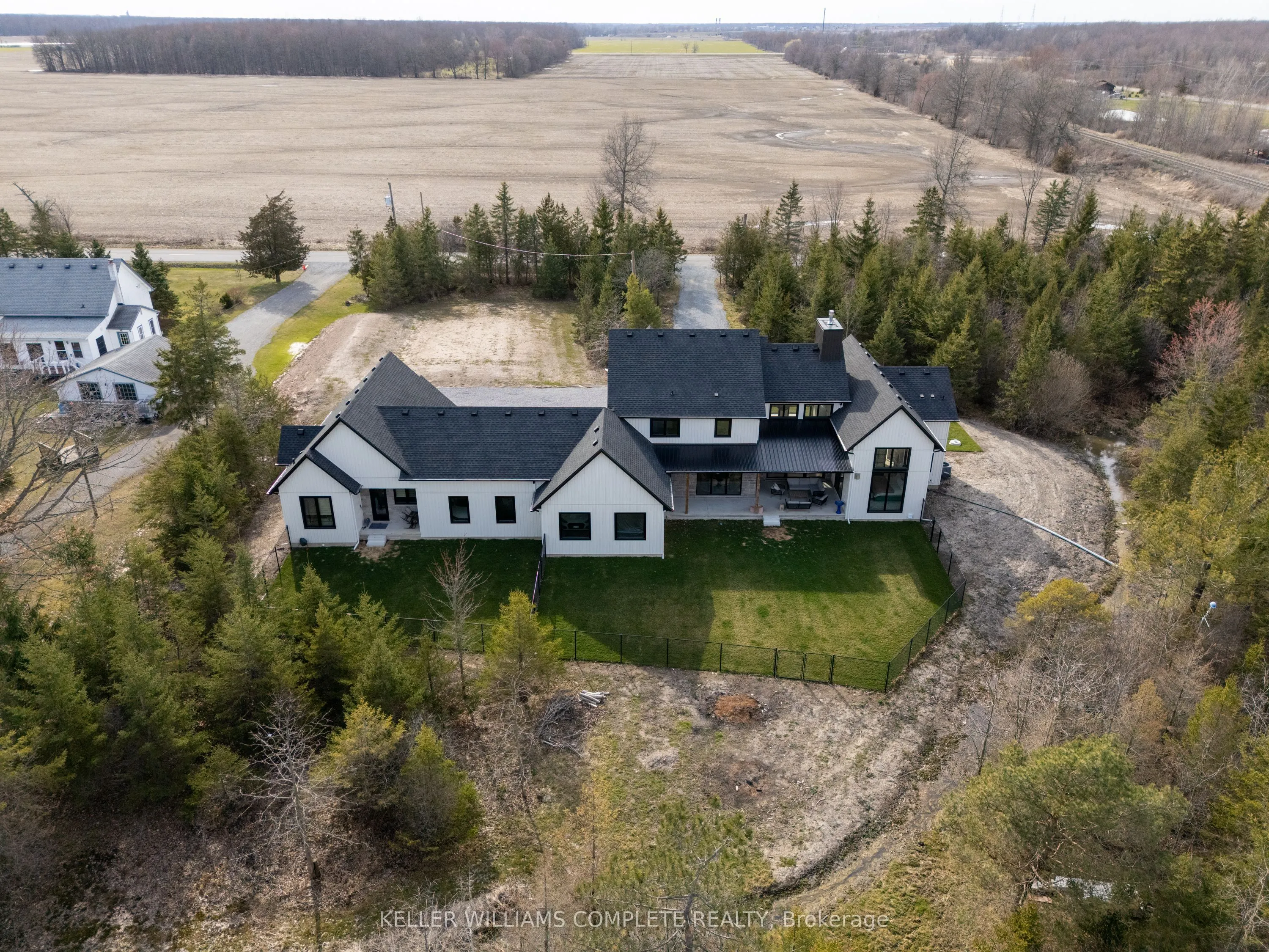 3901 White Road