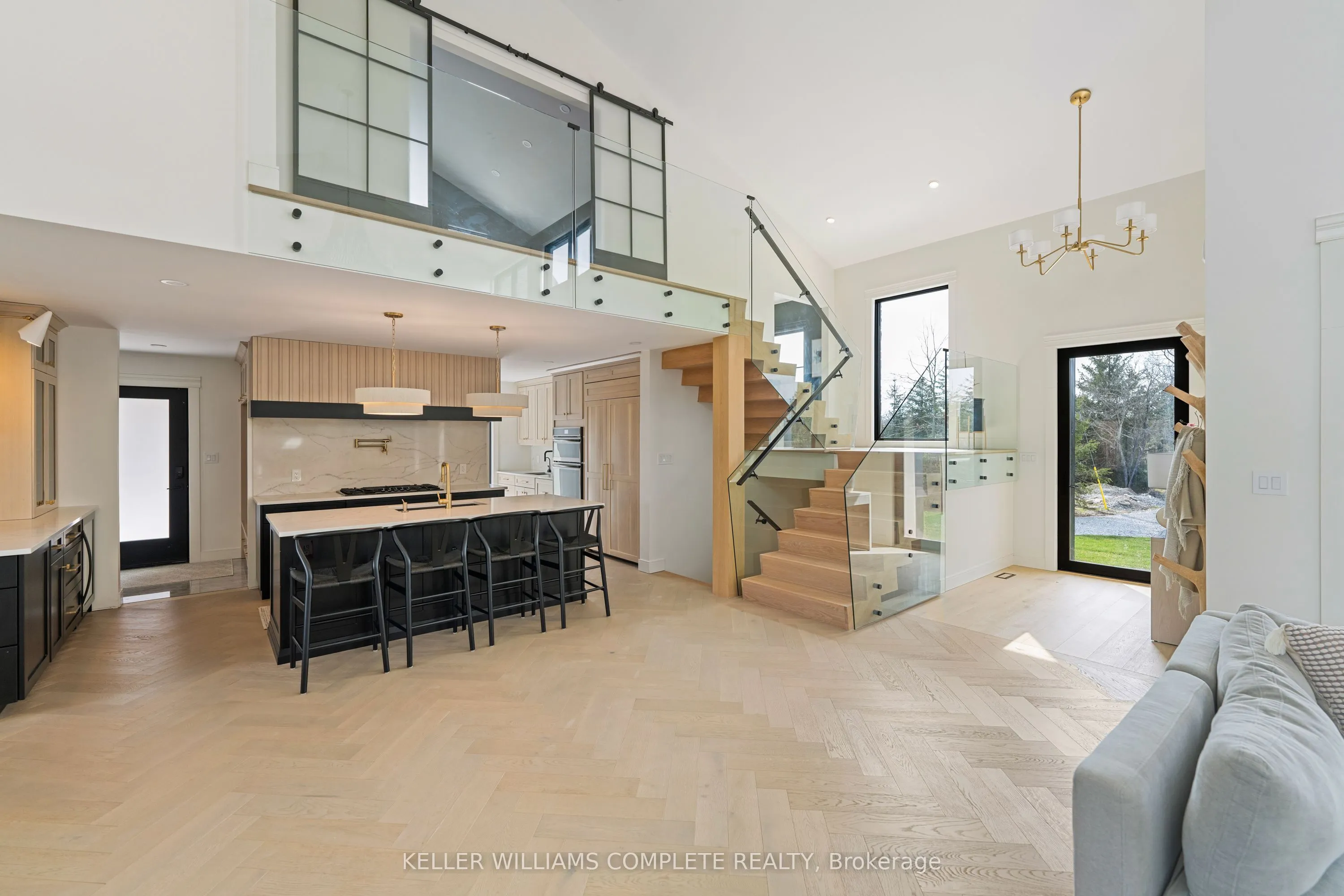 3901 White Road