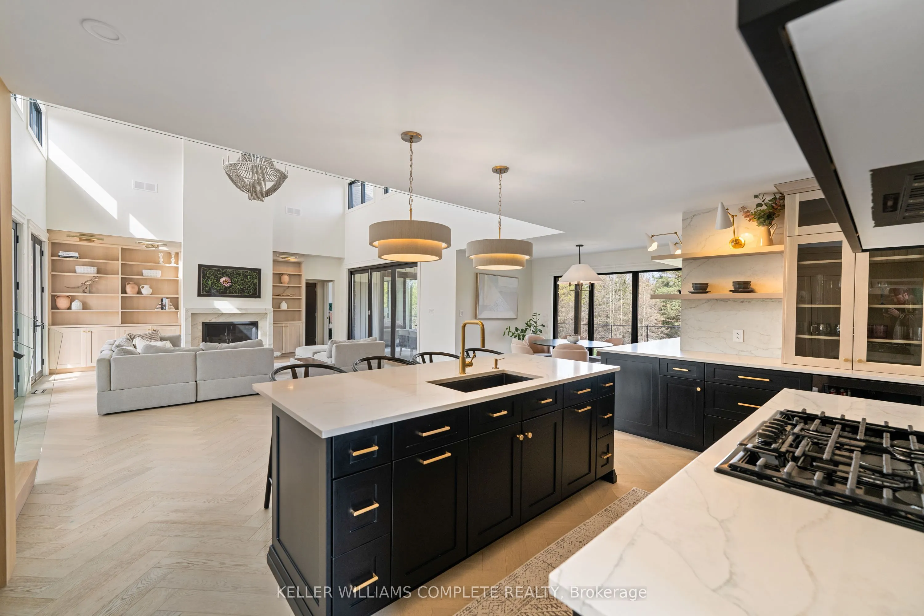 3901 White Road