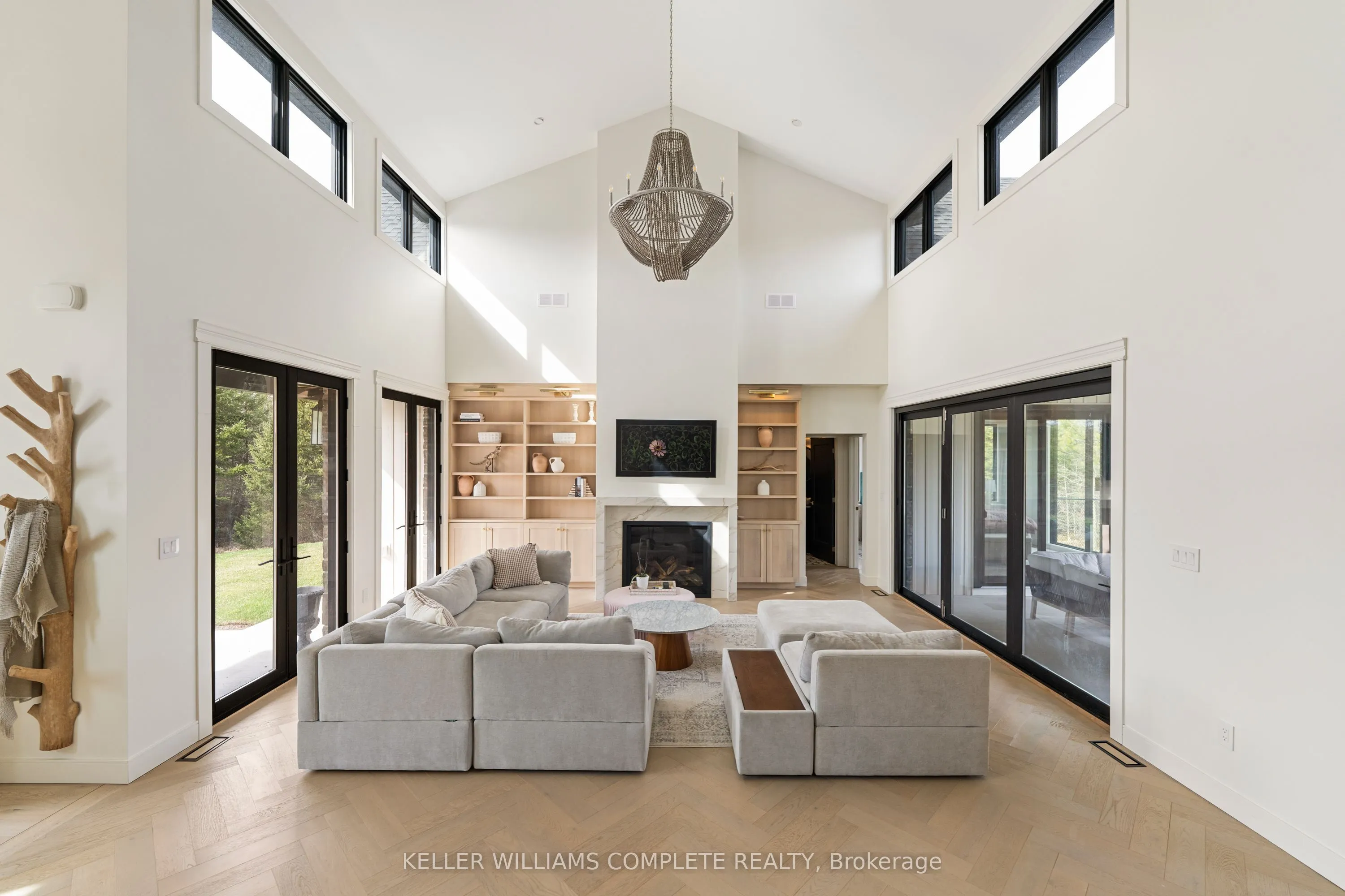 3901 White Road