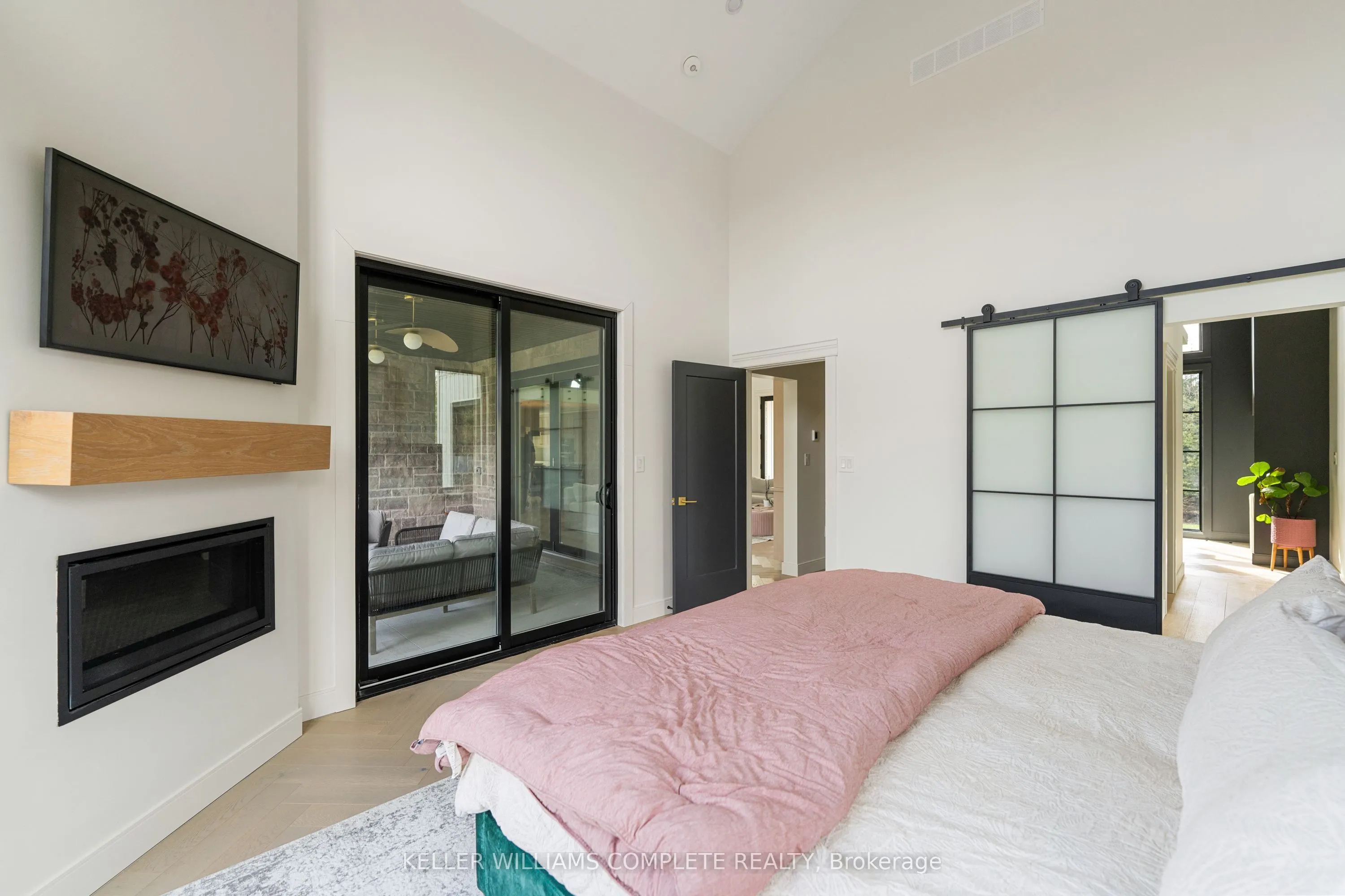 3901 White Road