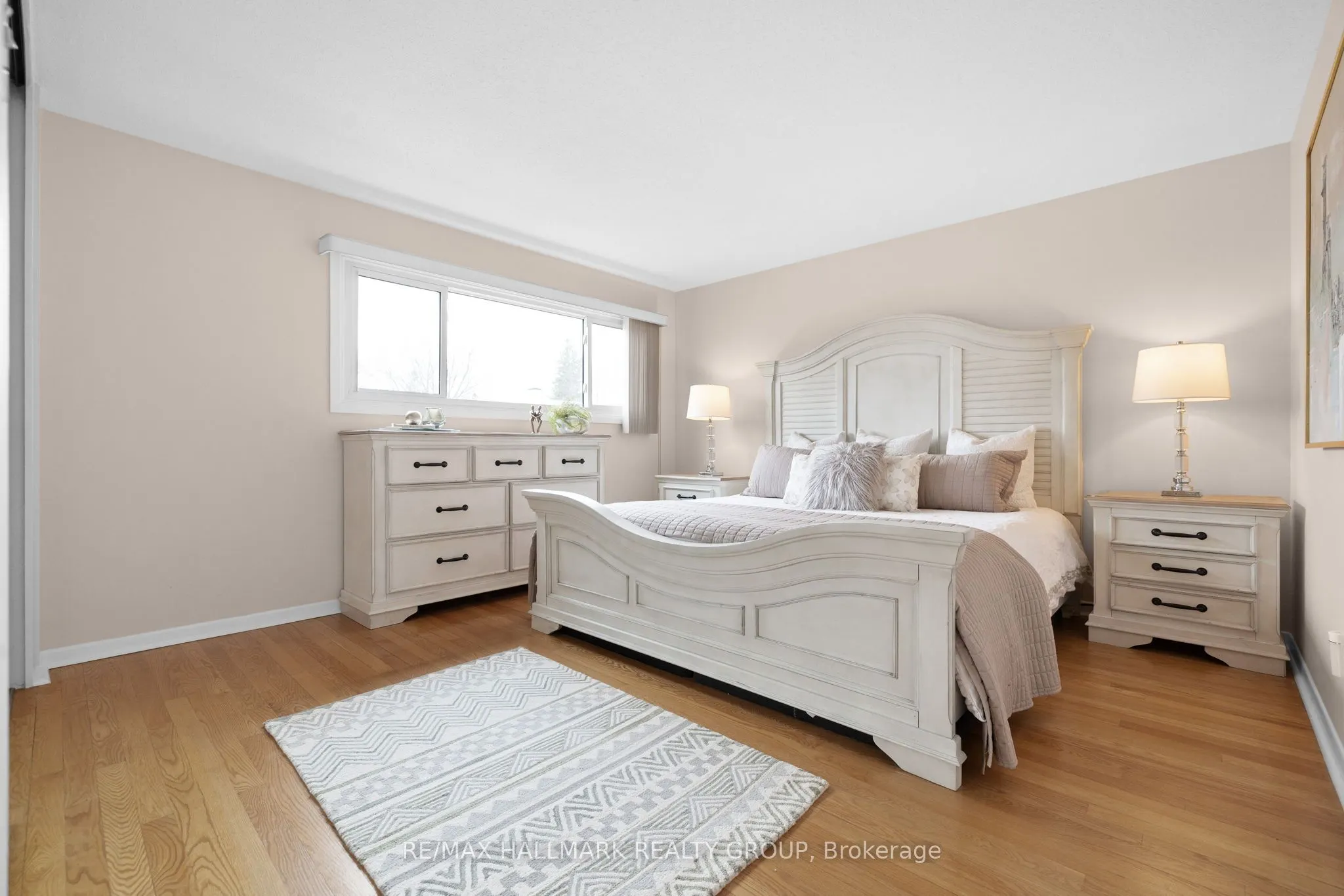 664 Glenhurst Crescent