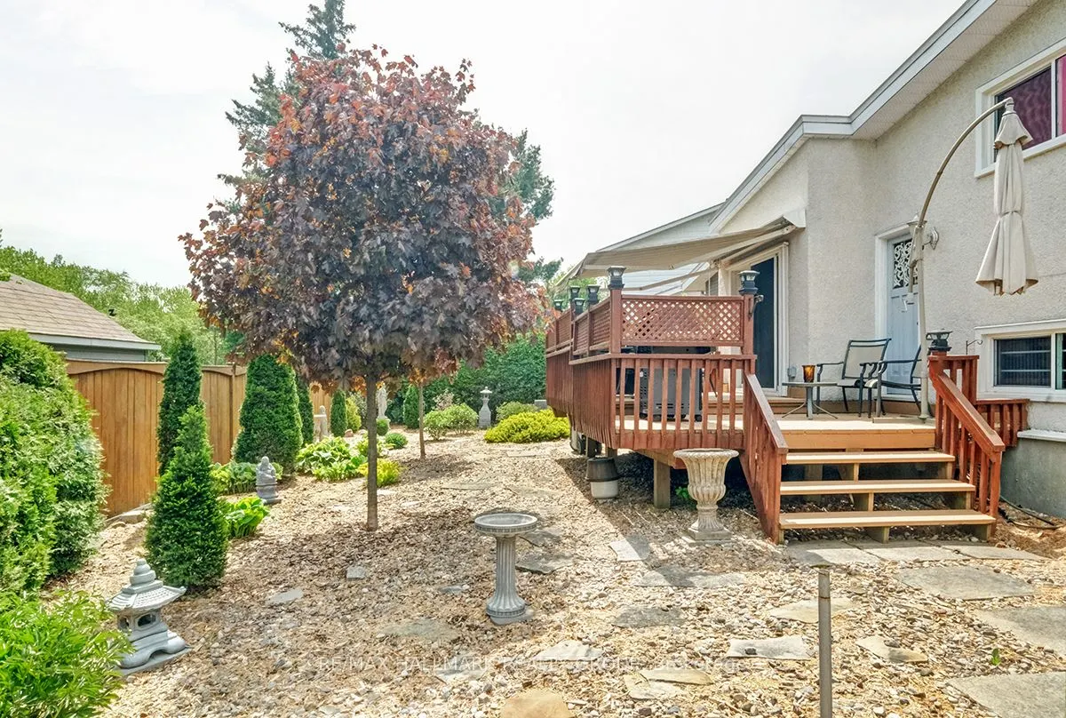 664 Glenhurst Crescent
