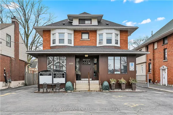 866 MAIN Street E