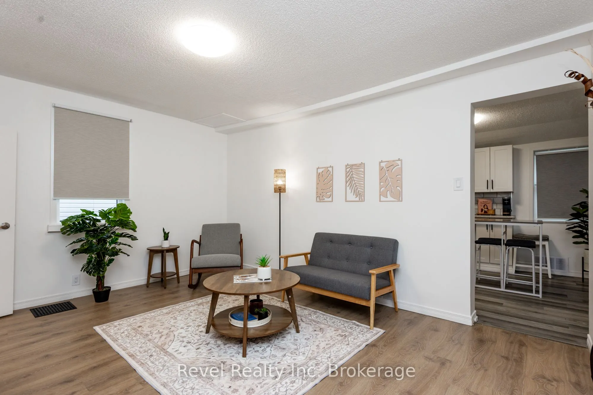 359 Fourth Avenue E