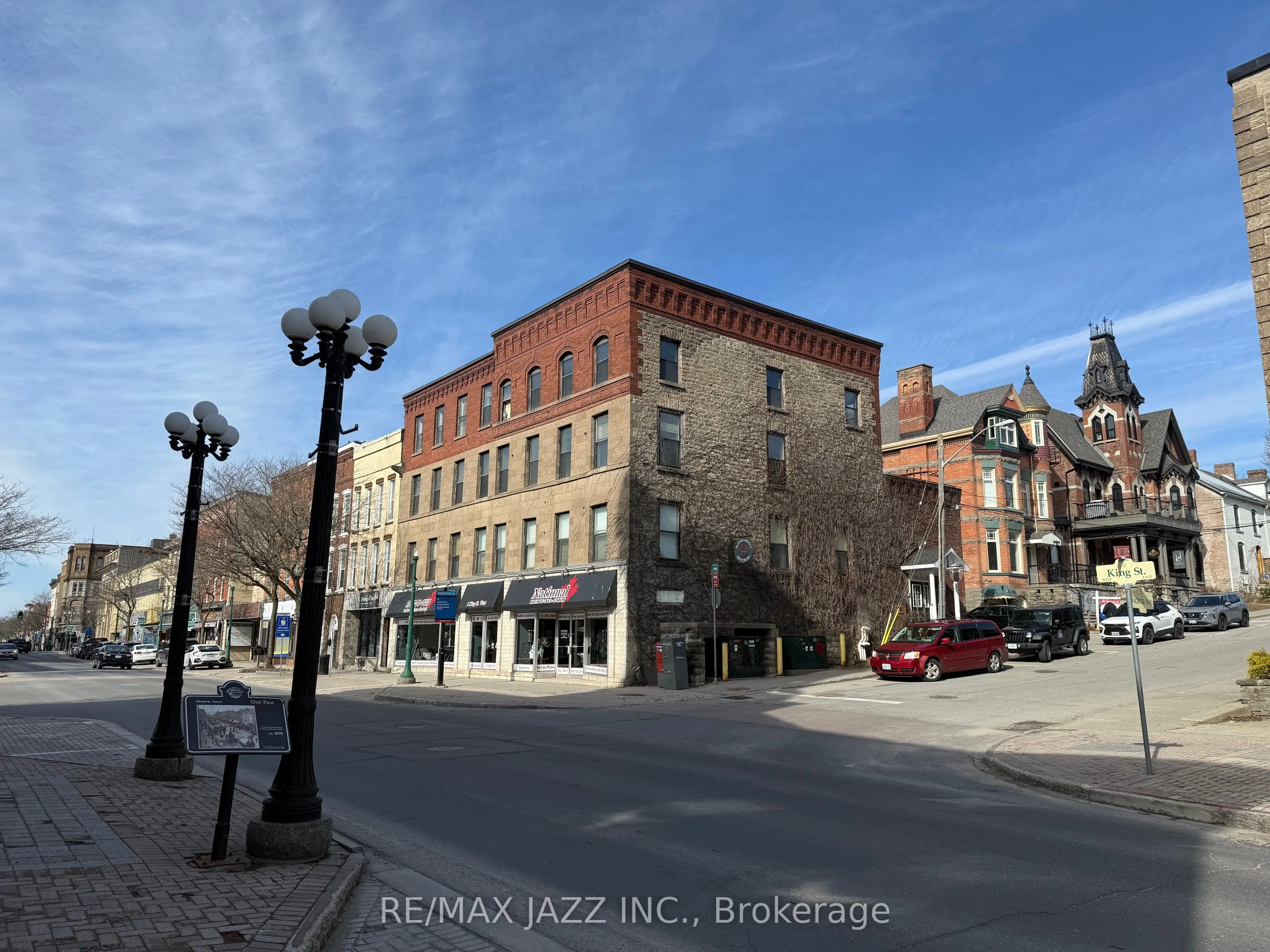 2 King Street W