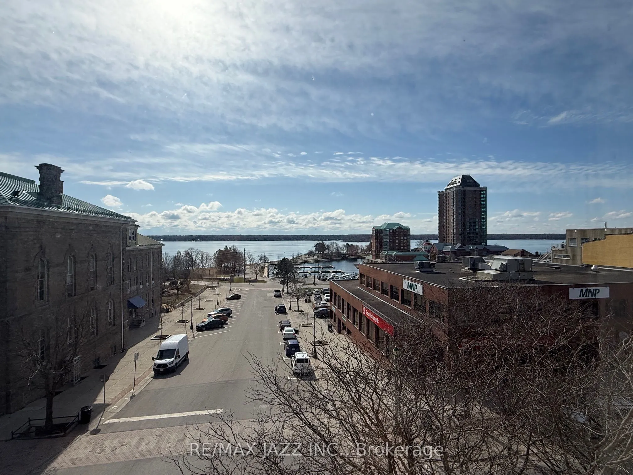 2 King Street W
