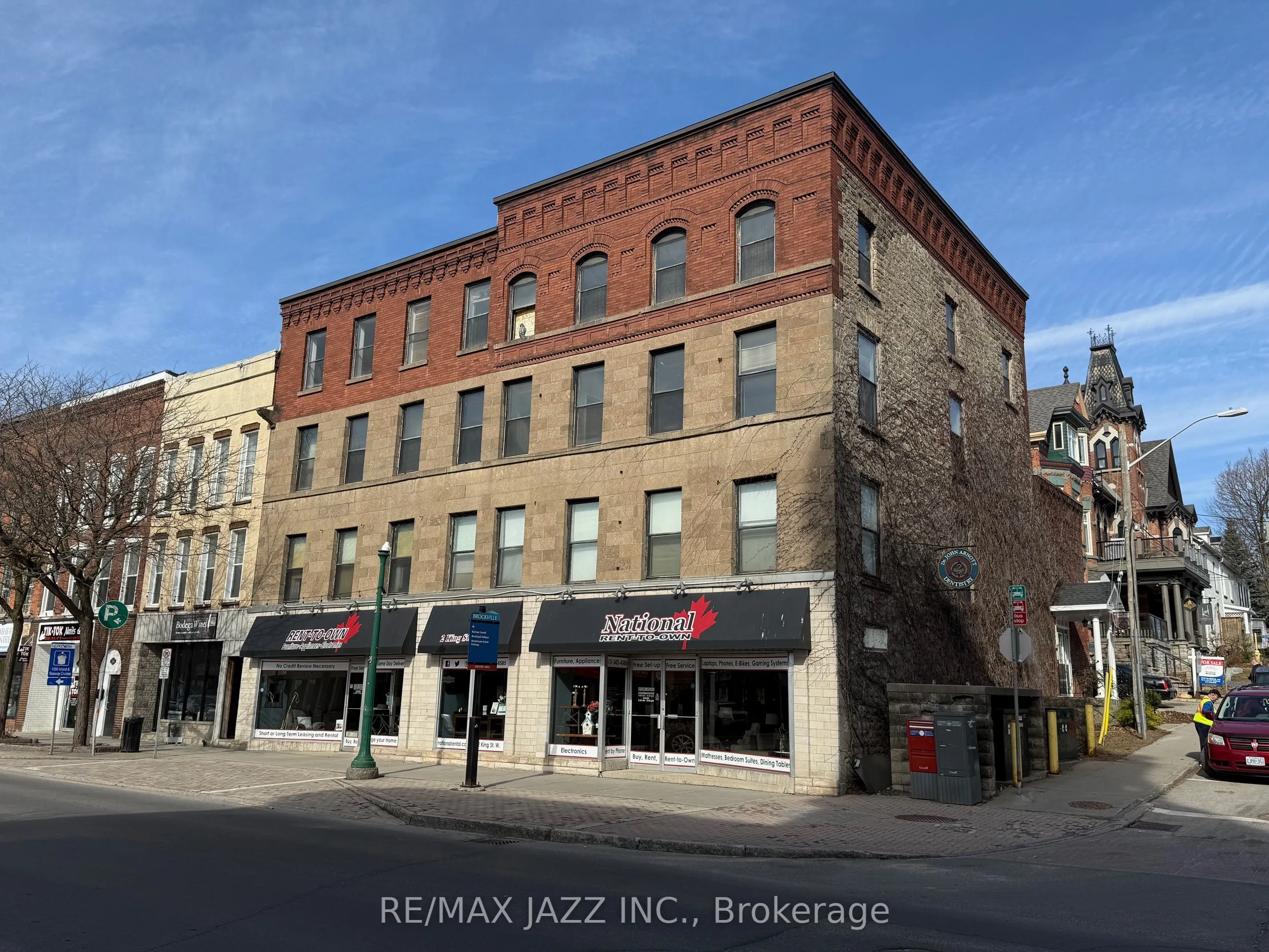 2 King Street W