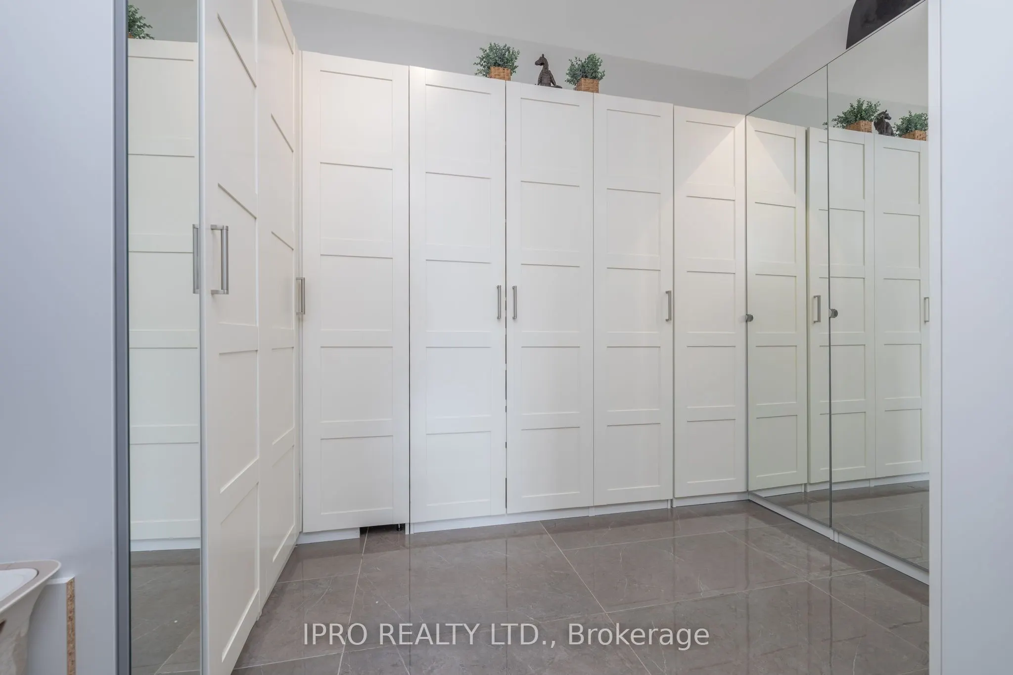 9449 Wellington 22 Road