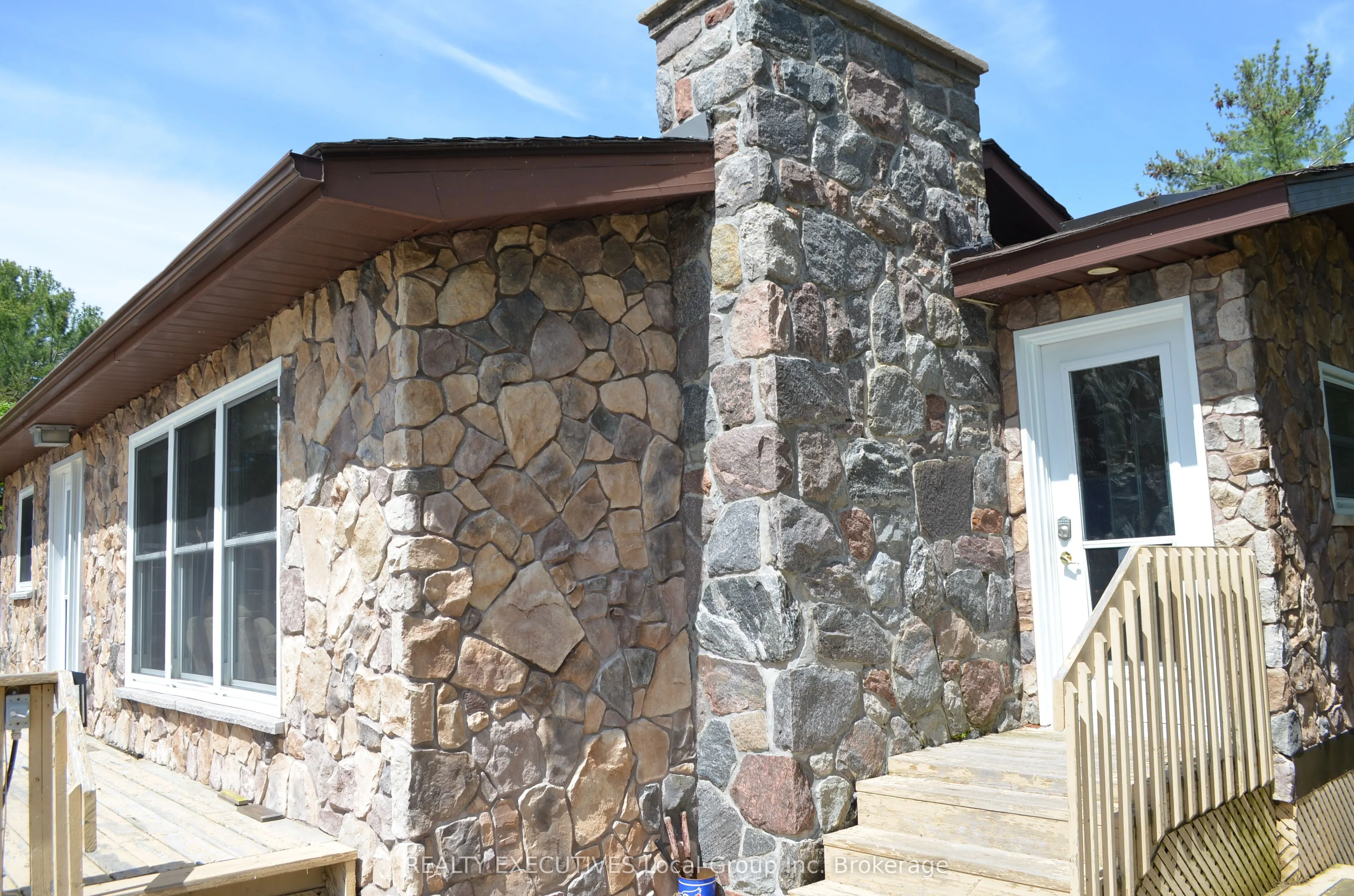 77 ROCKVIEW Road