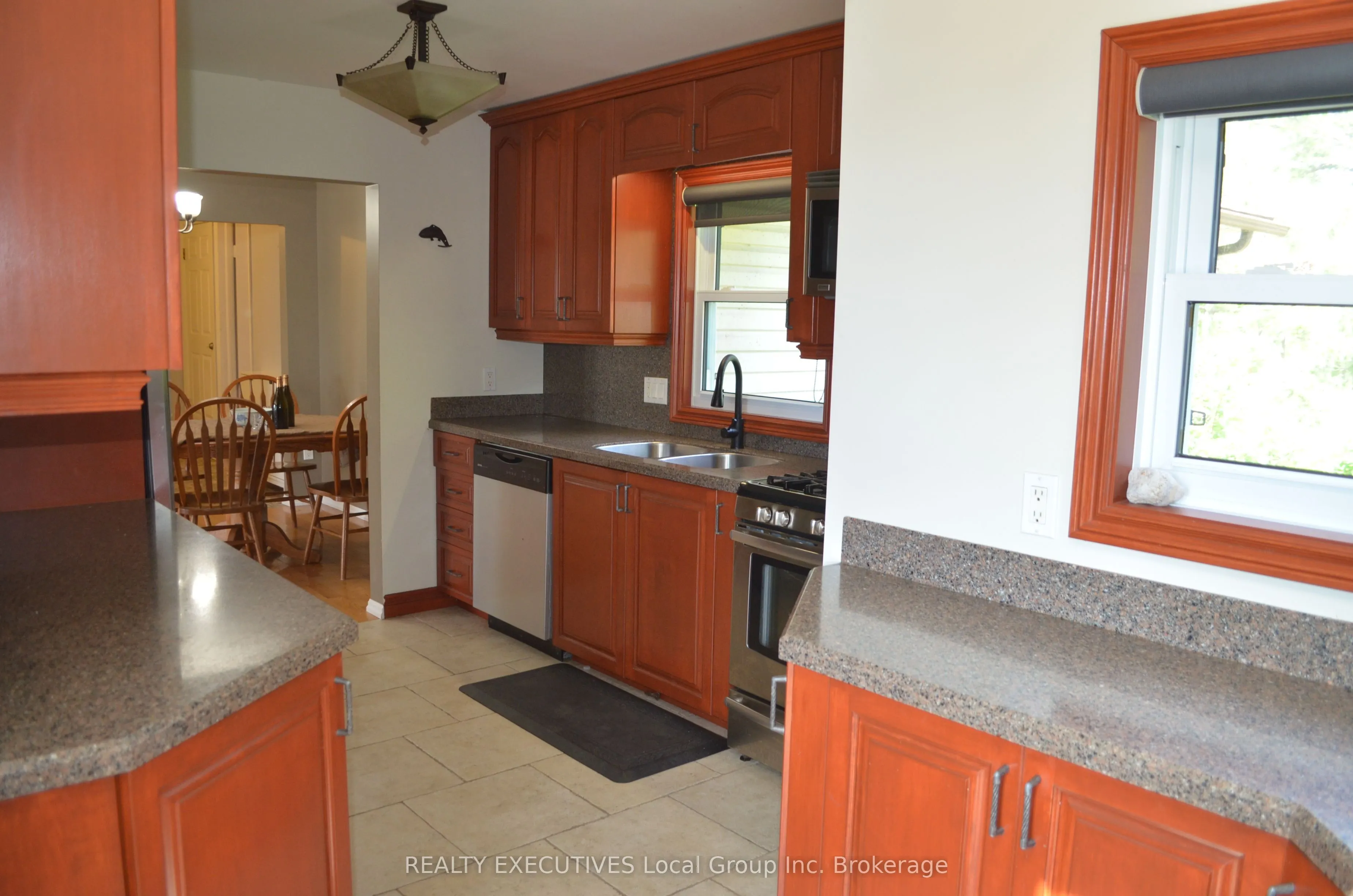77 ROCKVIEW Road