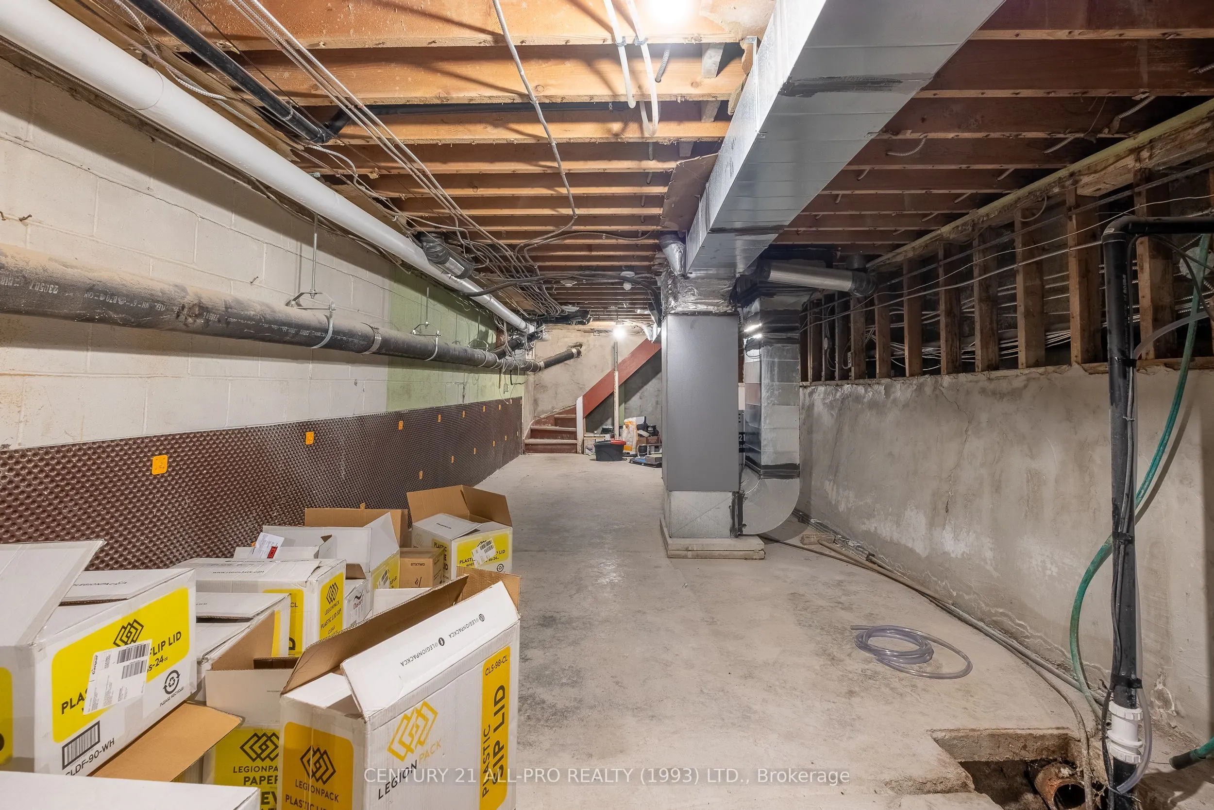 79 King Street W, #D
