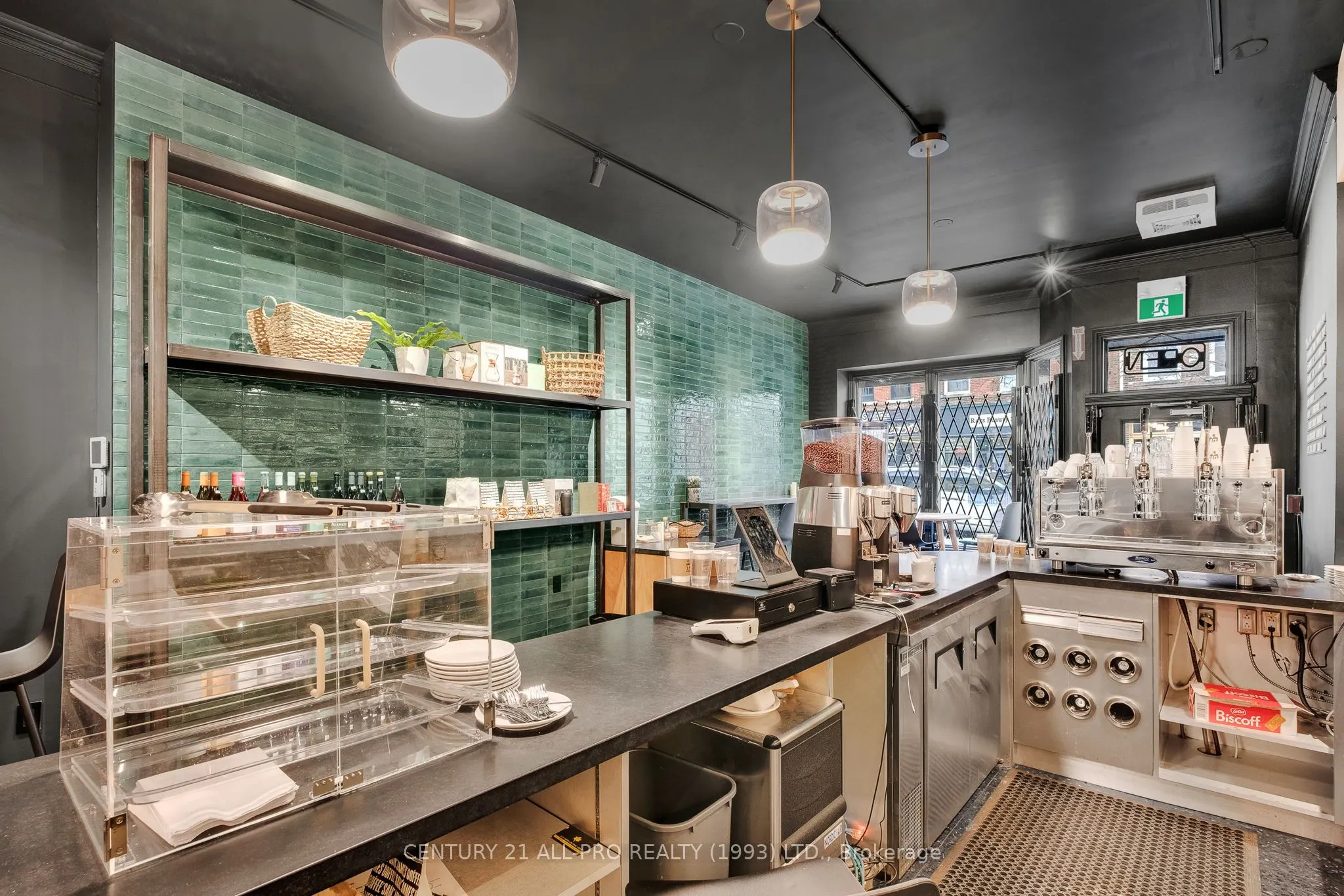 79 King Street W, #D