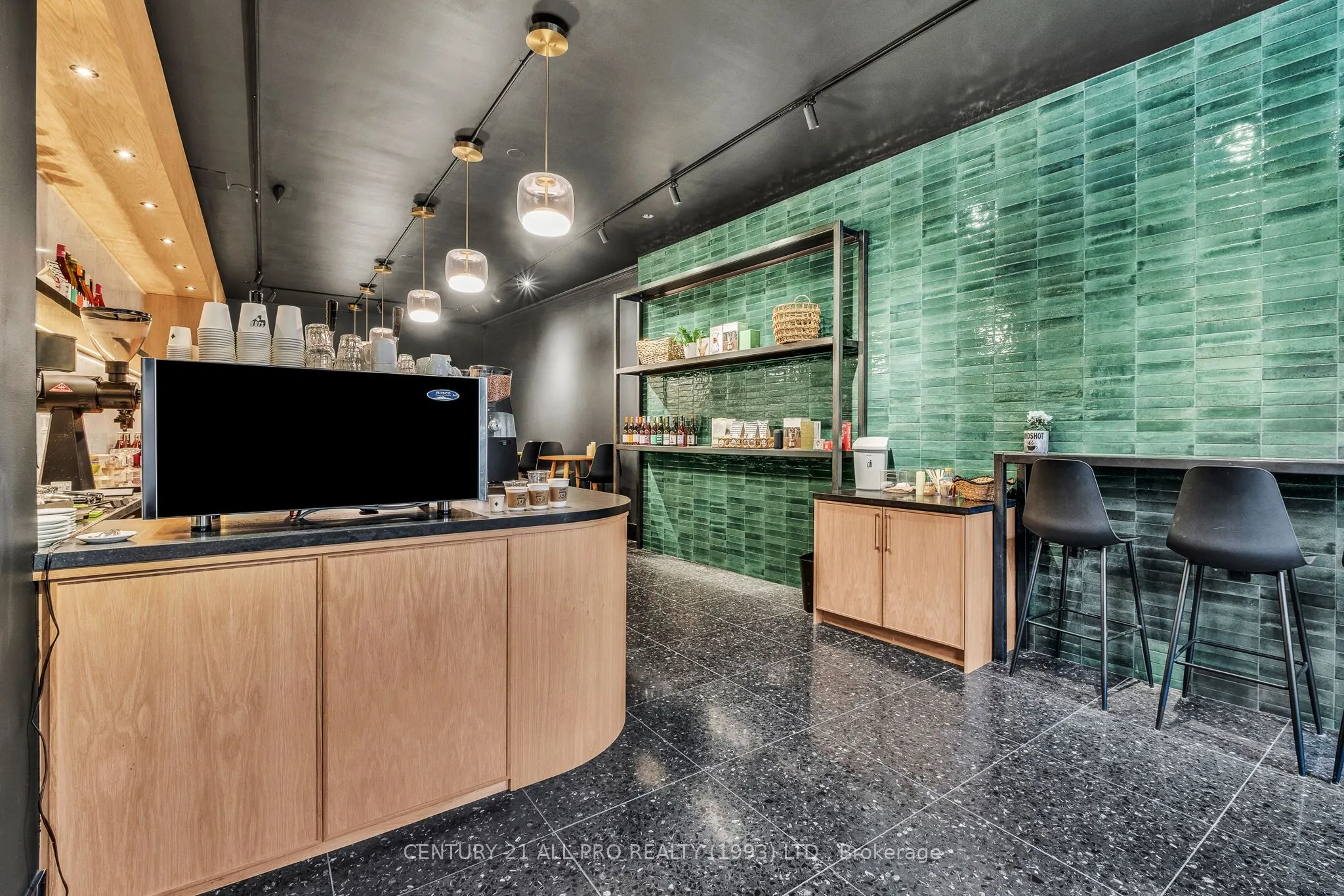 79 King Street W, #D