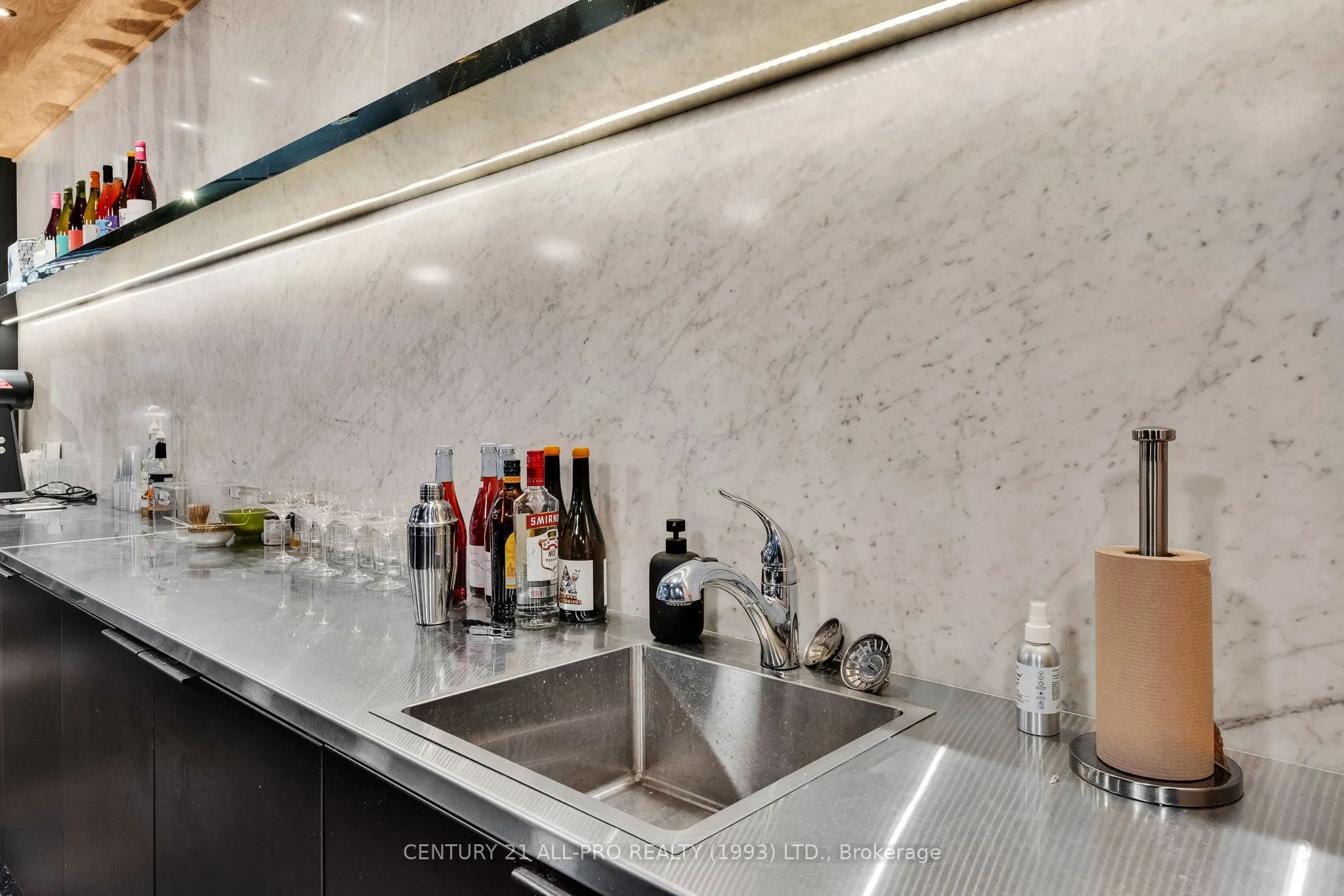79 King Street W, #D