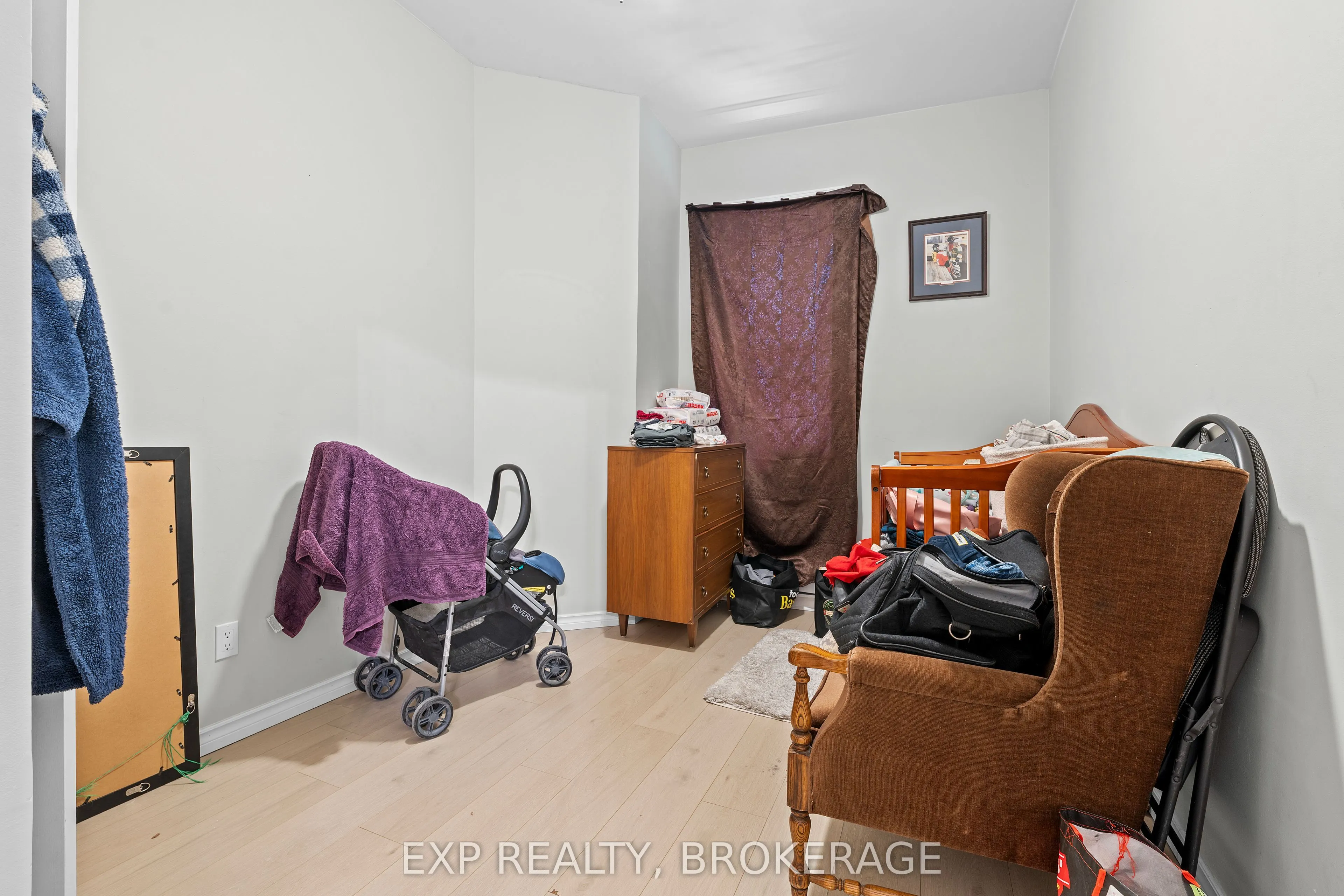 148-150 KING Street W
