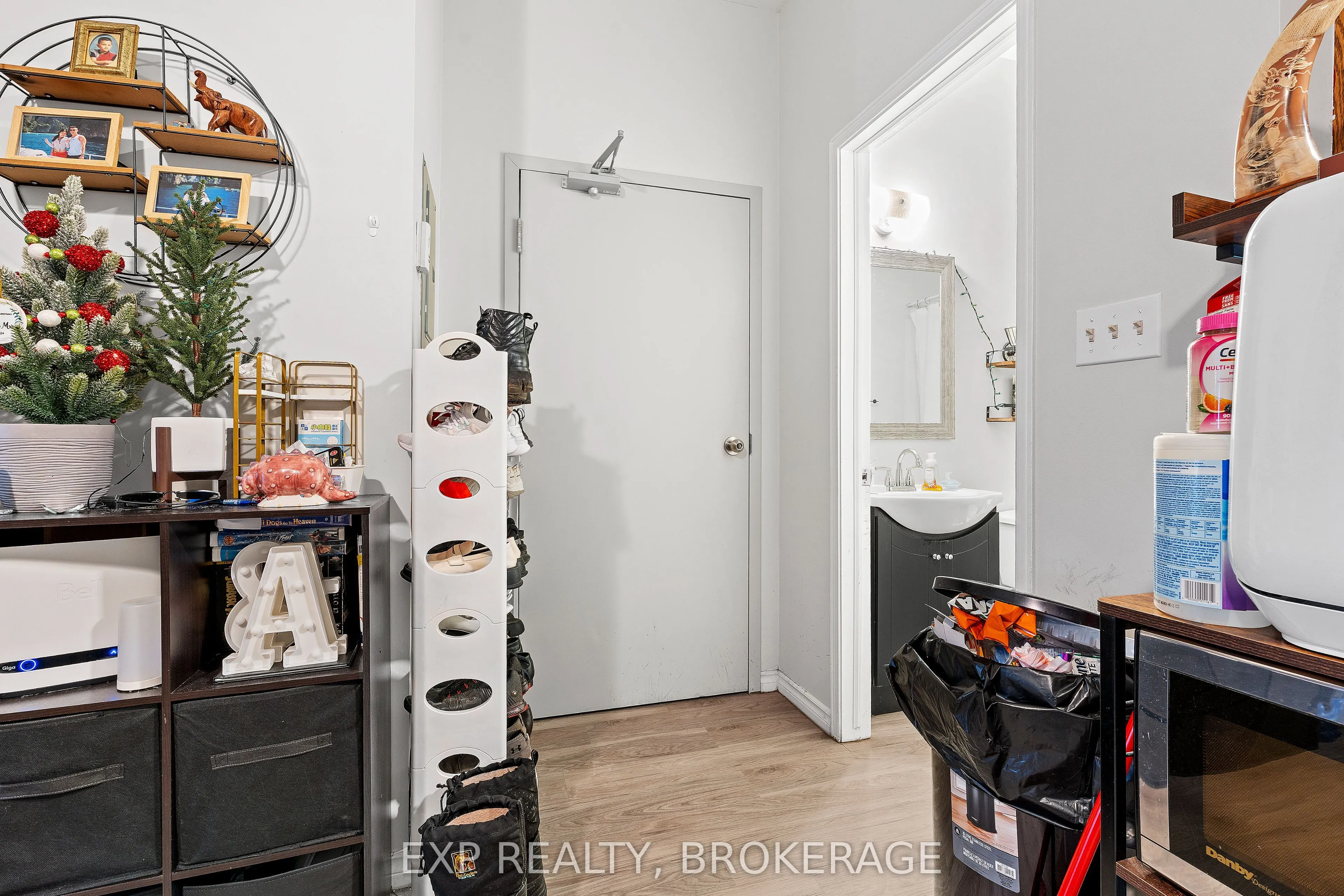 148-150 KING Street W
